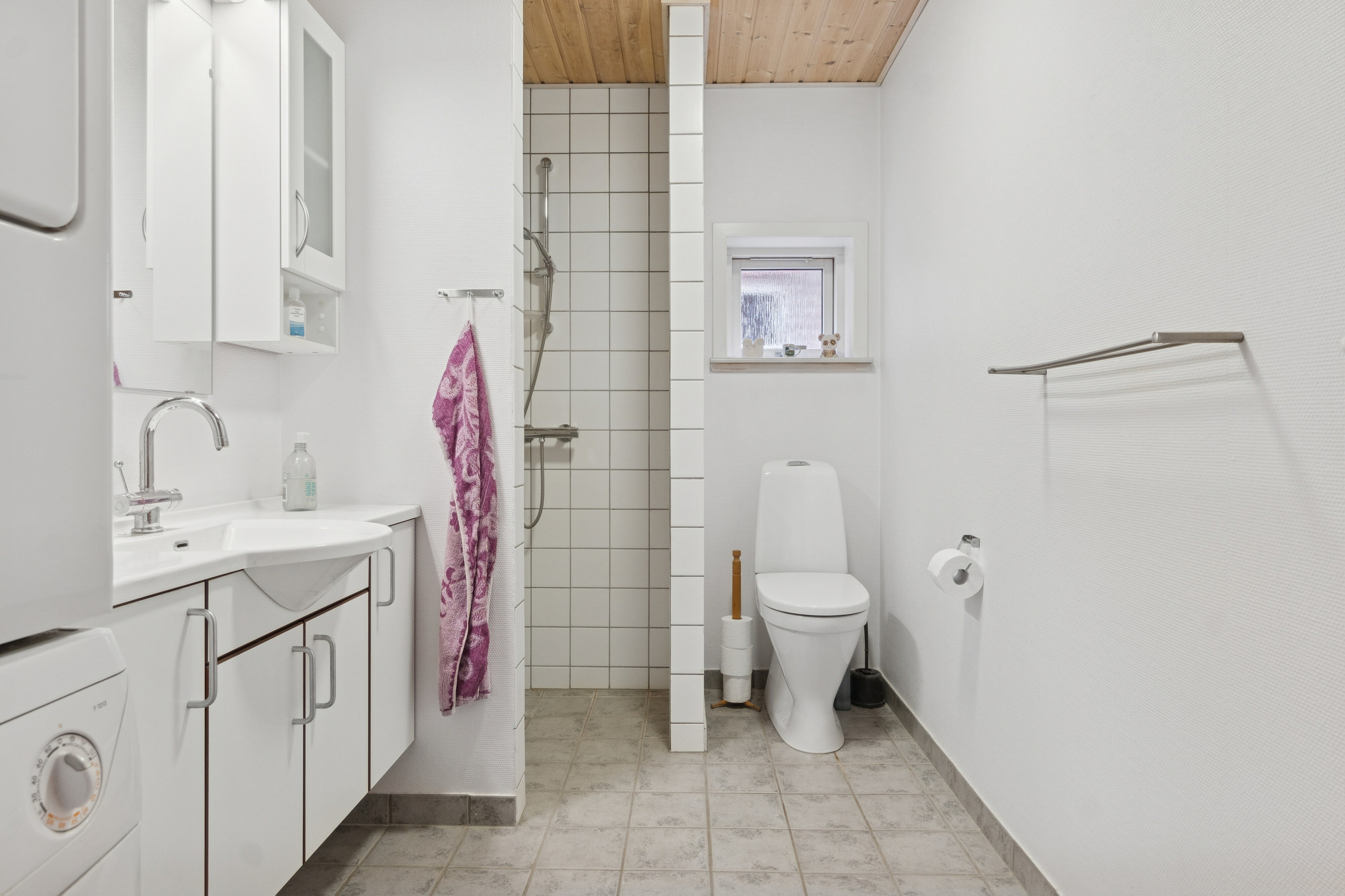 Fremhævet badeværelse billede i fuldskærmstilstand. Billede af Nørregade 7M, 7760 Hurup Thy