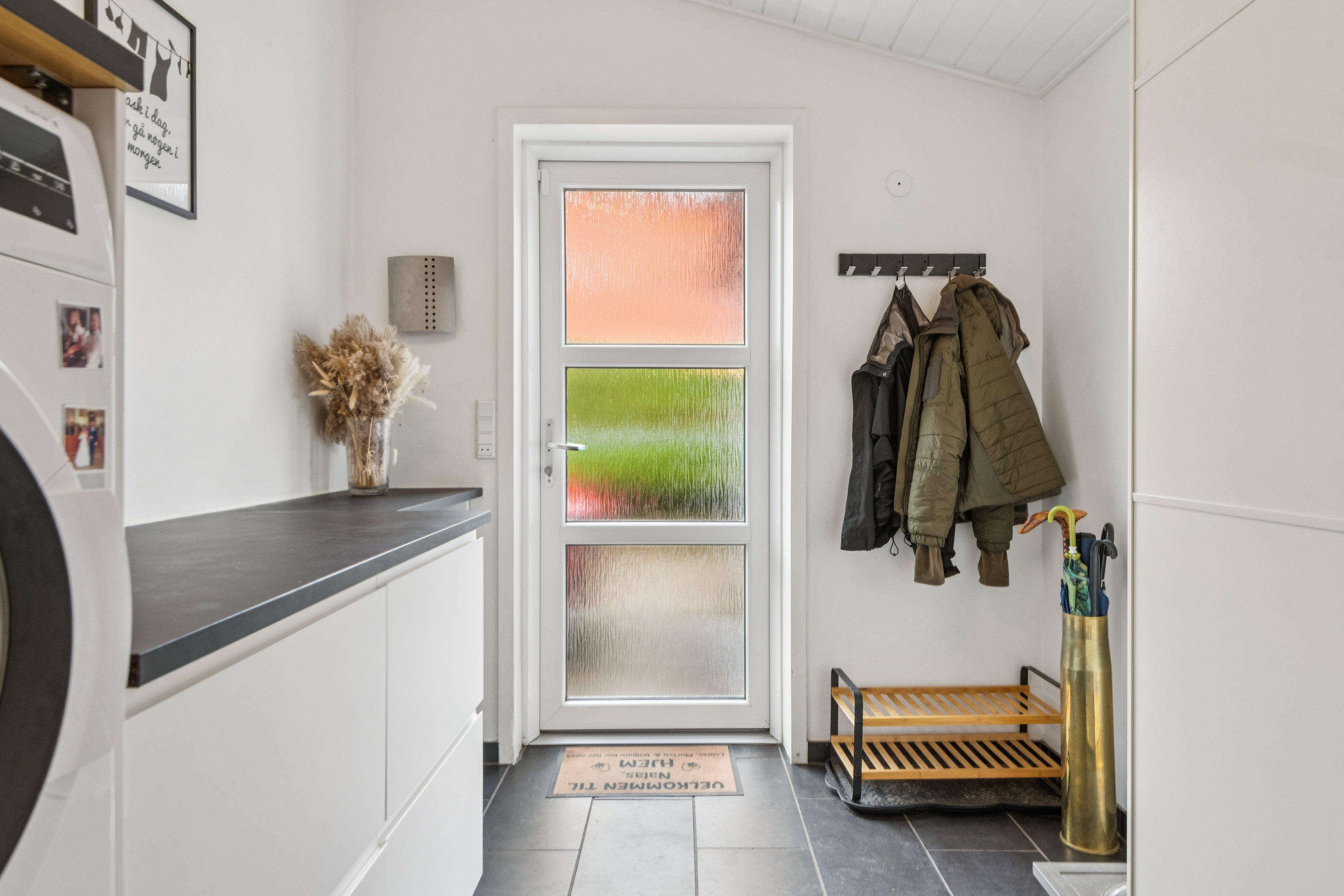 Fremhævet entré billede i fuldskærmstilstand. Billede af Rugvangen 12, 9240 Nibe