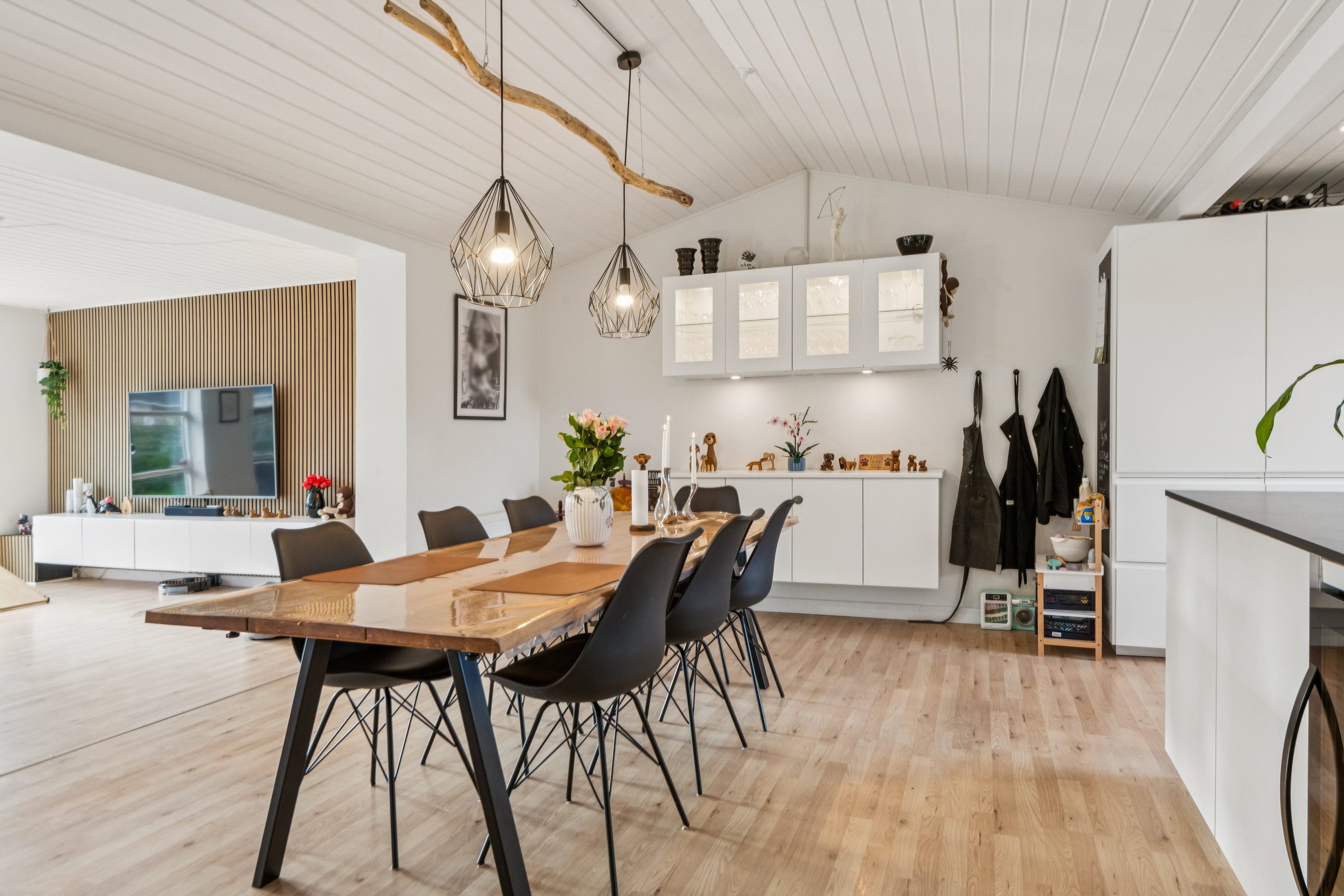 Fremhævet spisestue billede i fuldskærmstilstand. Billede af Rugvangen 12, 9240 Nibe