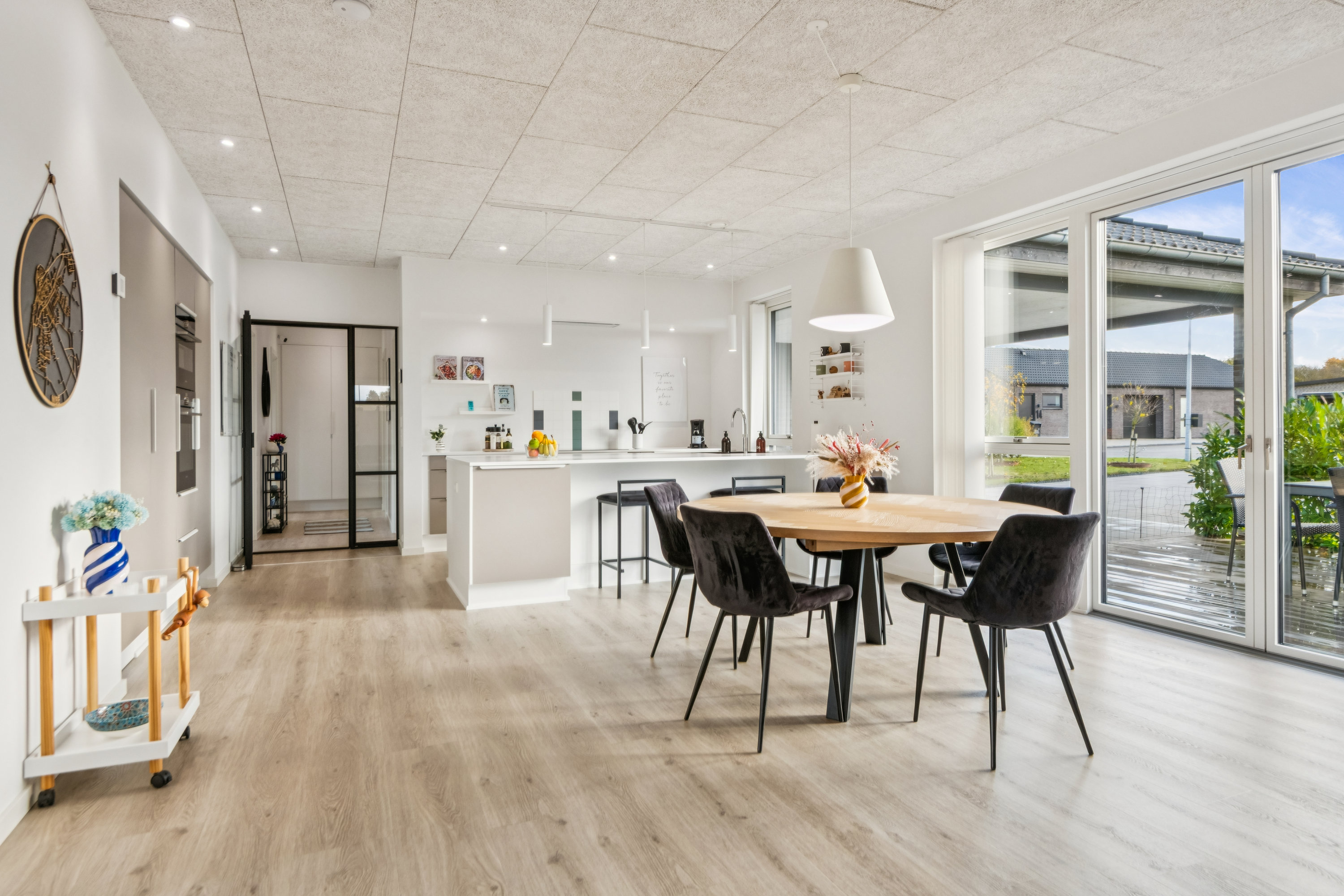 Fremhævet stue billede i fuldskærmstilstand. Billede af Kornmarken 18, 9240 Nibe