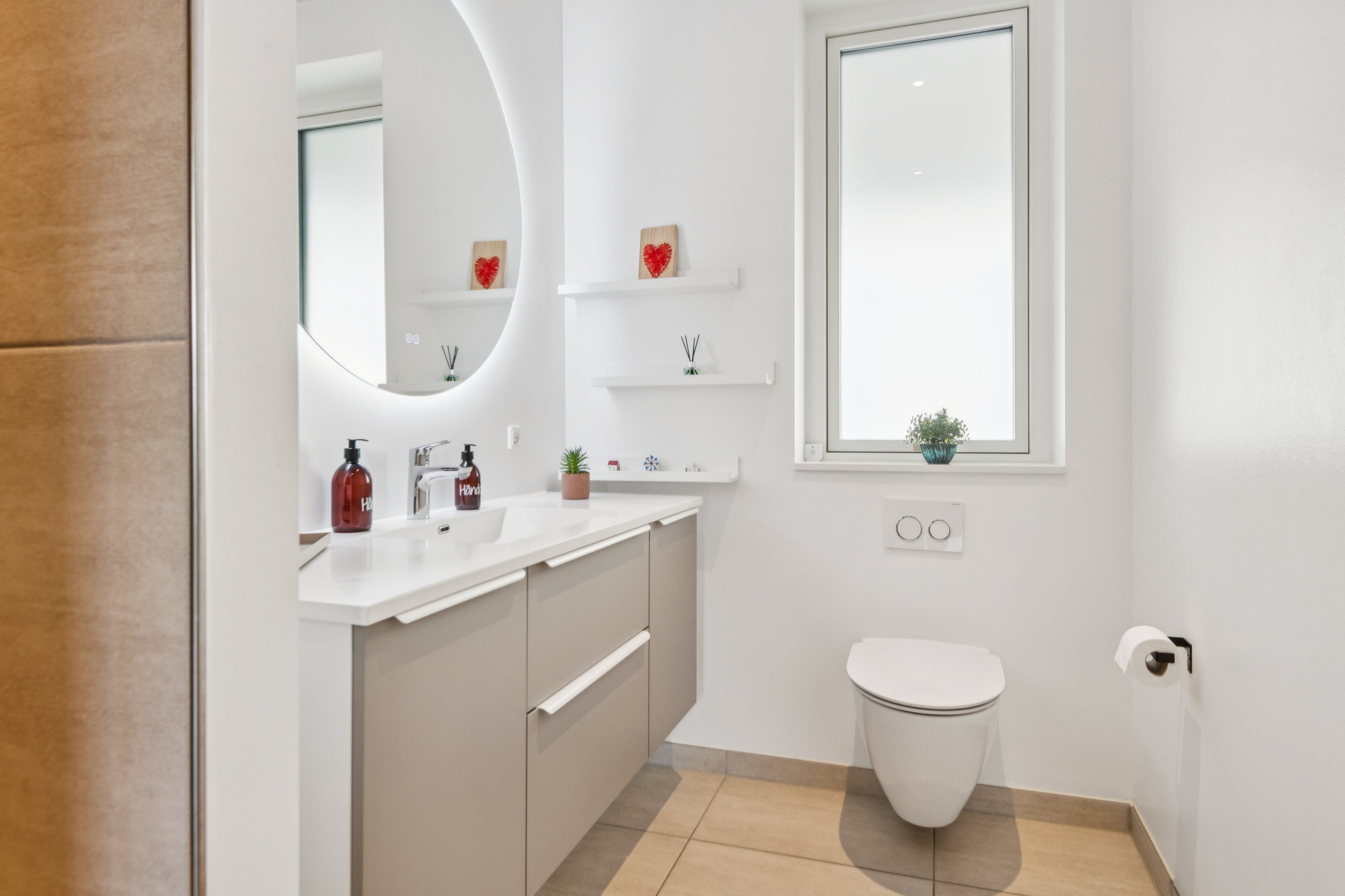 Fremhævet badeværelse billede i fuldskærmstilstand. Billede af Kornmarken 18, 9240 Nibe