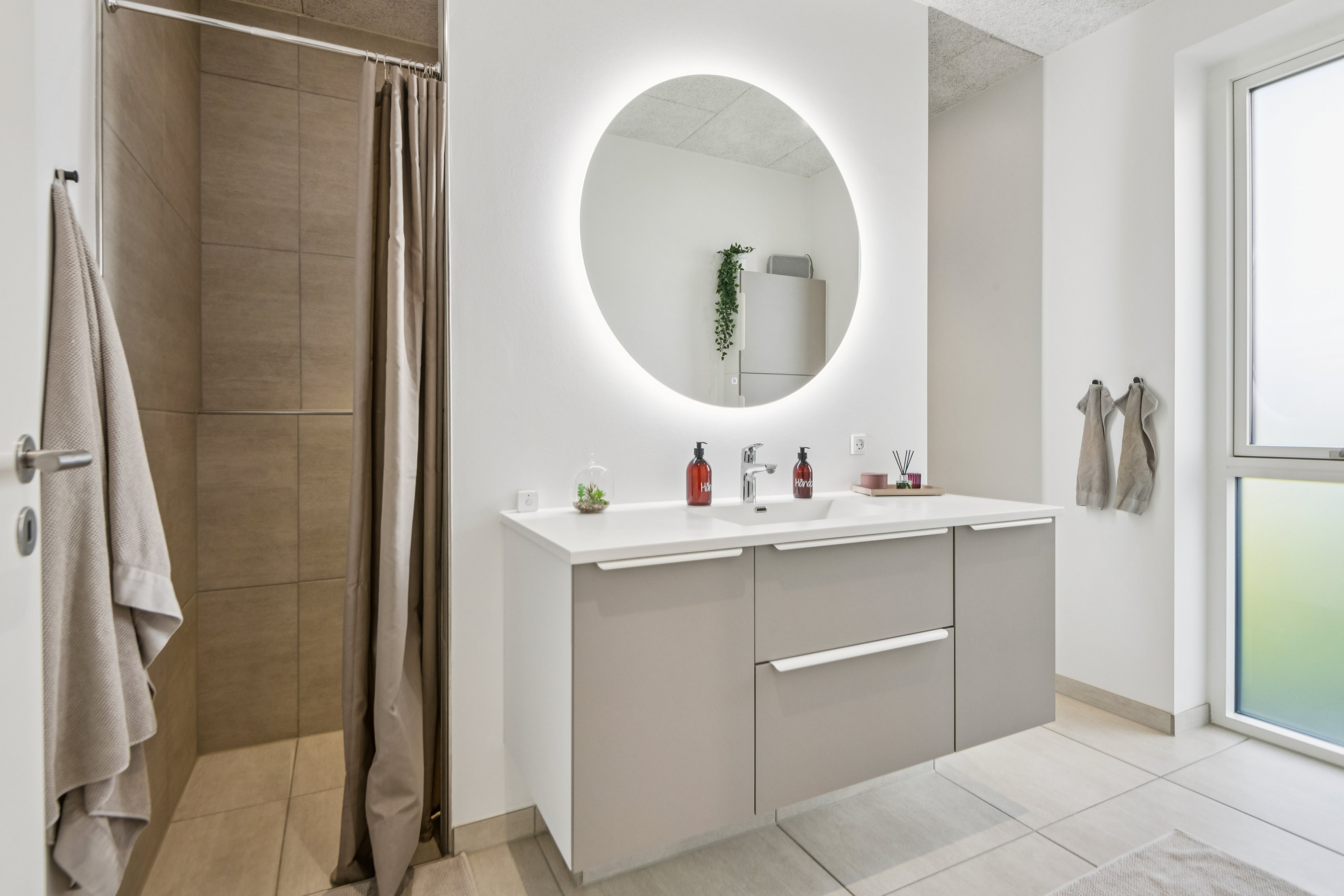 Fremhævet badeværelse billede i fuldskærmstilstand. Billede af Kornmarken 18, 9240 Nibe