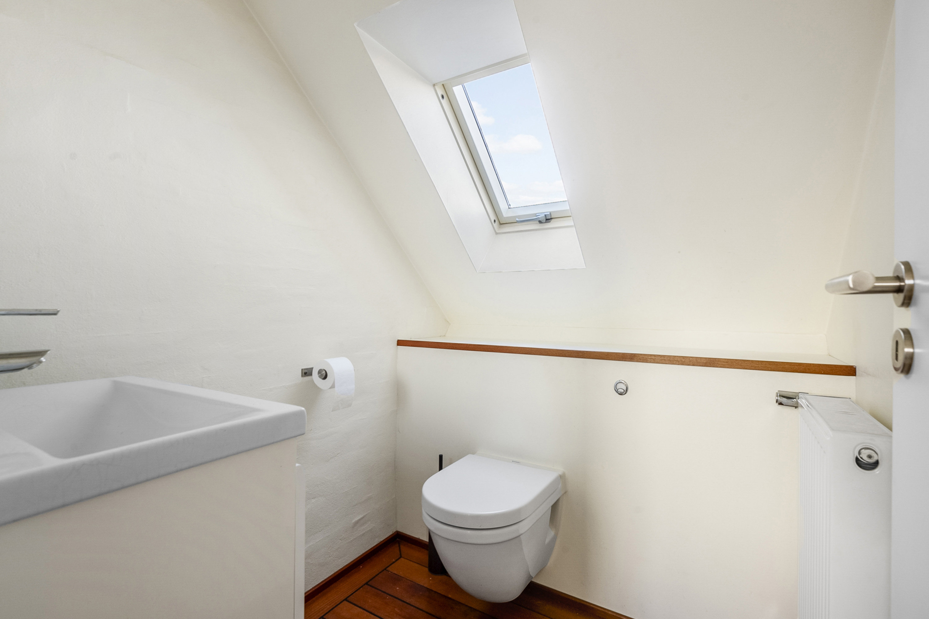 Fremhævet toilet billede i fuldskærmstilstand. Billede af Haraldsgade 50, 6700 Esbjerg