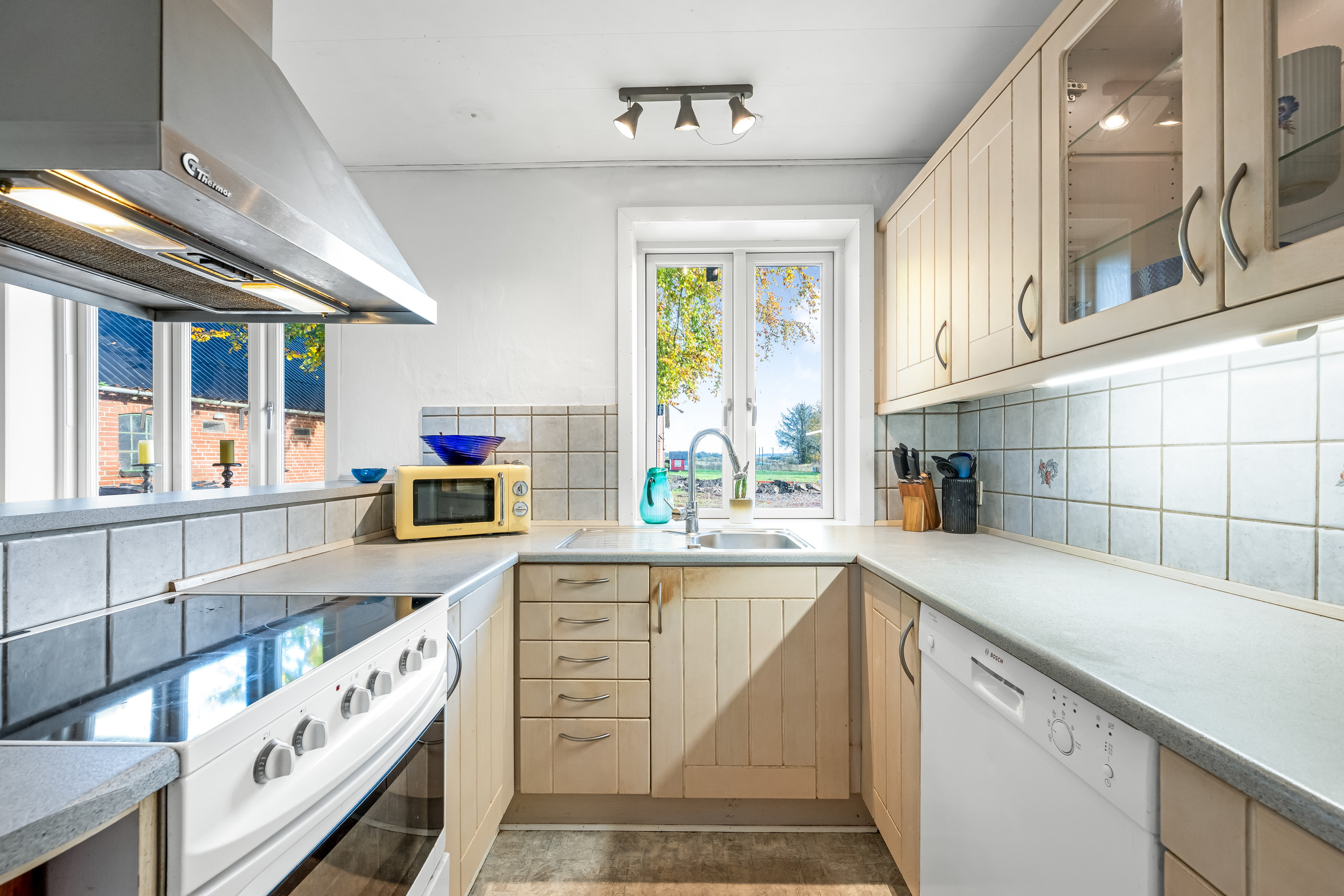 Fremhævet køkken billede i fuldskærmstilstand. Billede af Længstedal 10, Borris, 6900 Skjern