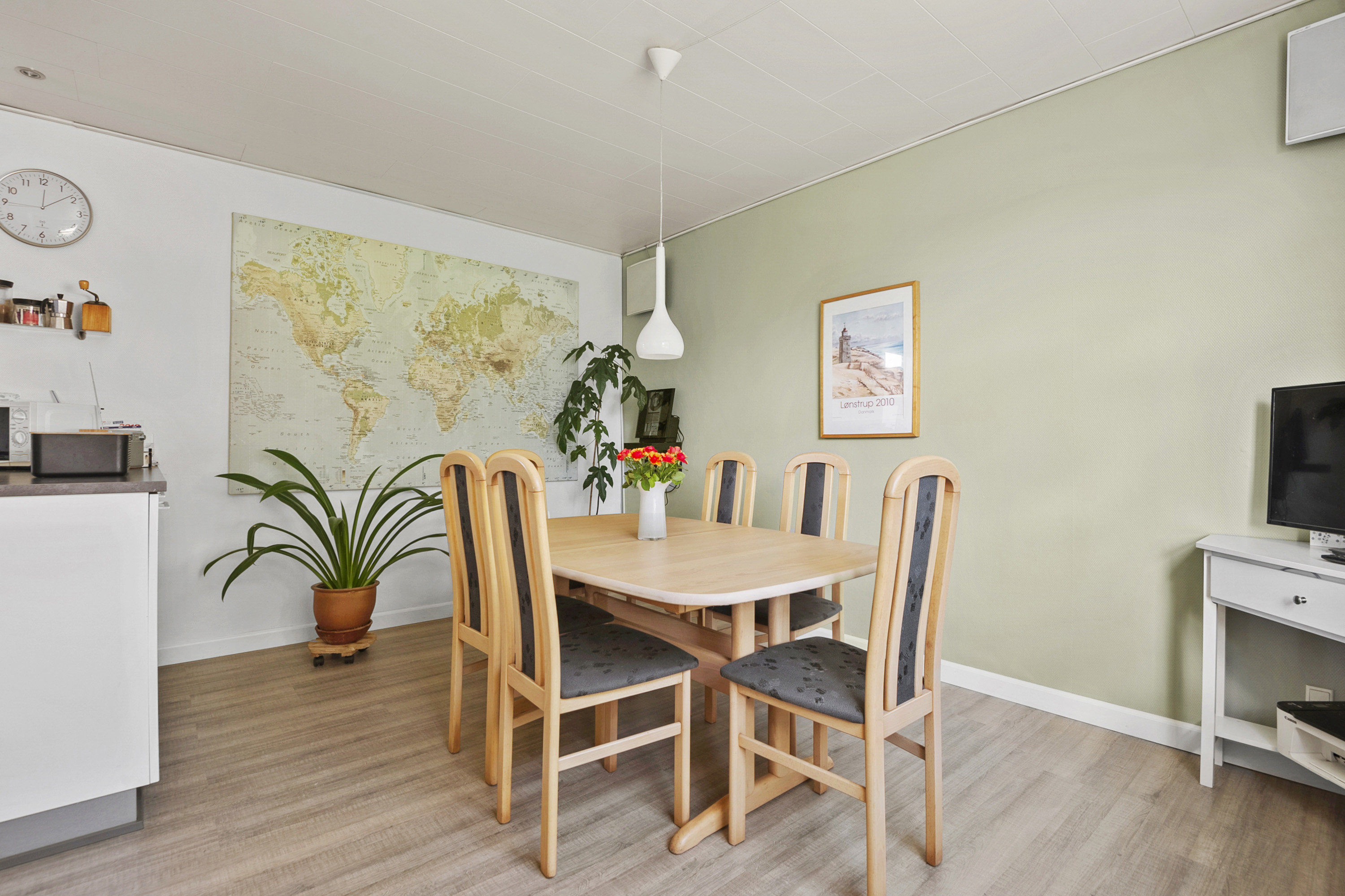 Fremhævet spisestue billede i fuldskærmstilstand. Billede af Ingemanns Alle 56, 6700 Esbjerg