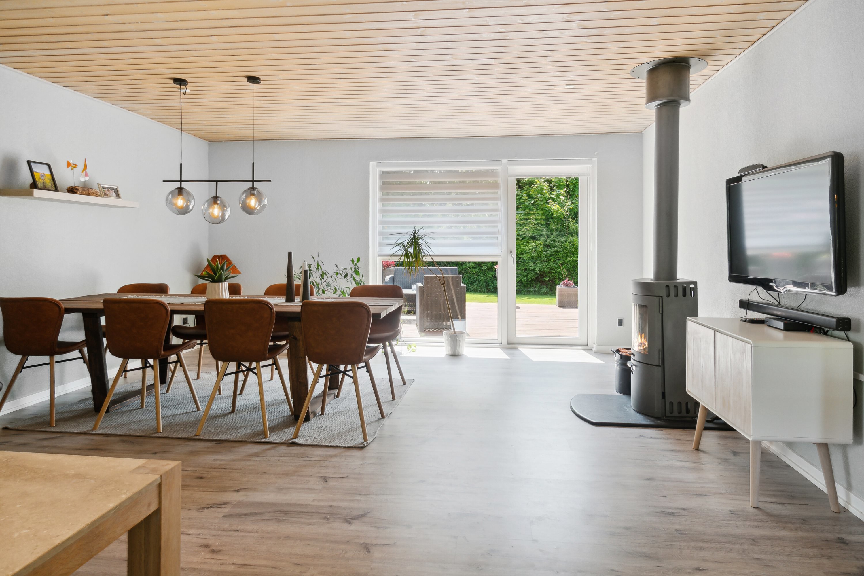 Fremhævet stue billede i fuldskærmstilstand. Billede af Valmuevej 6, 9500 Hobro