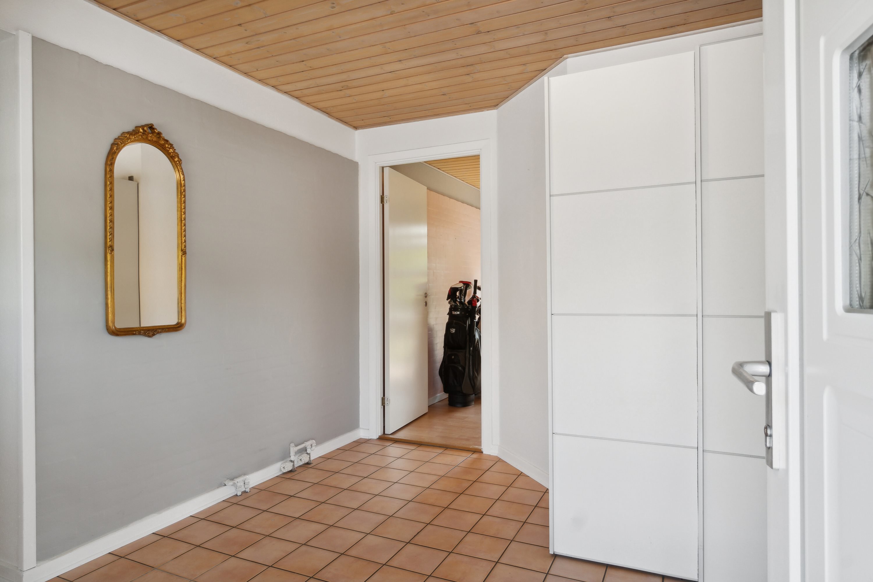 Fremhævet gang billede i fuldskærmstilstand. Billede af Valmuevej 6, 9500 Hobro