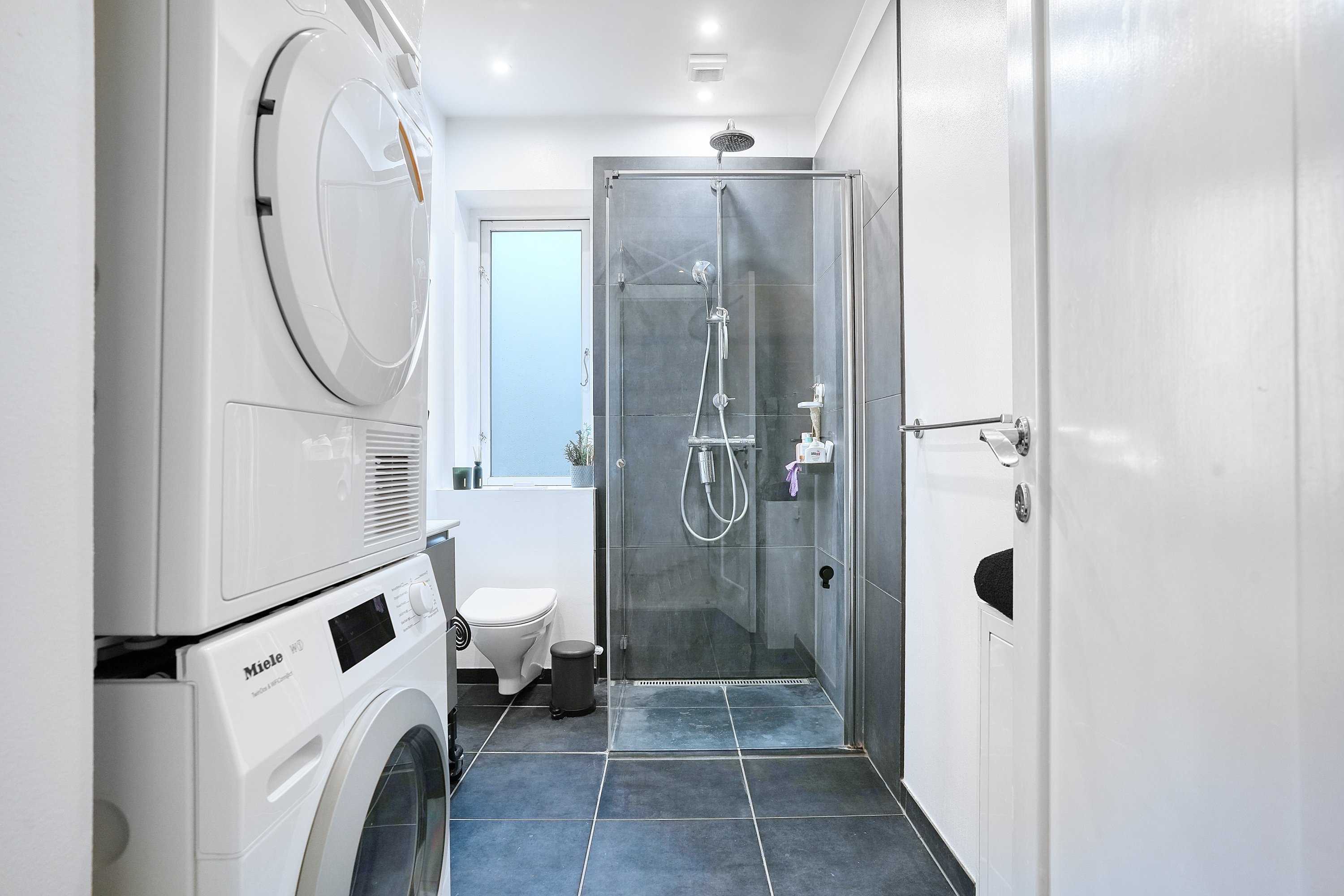 Fremhævet badeværelse billede i fuldskærmstilstand. Billede af Dyssegårdsvej 123, 1., 2870 Dyssegård