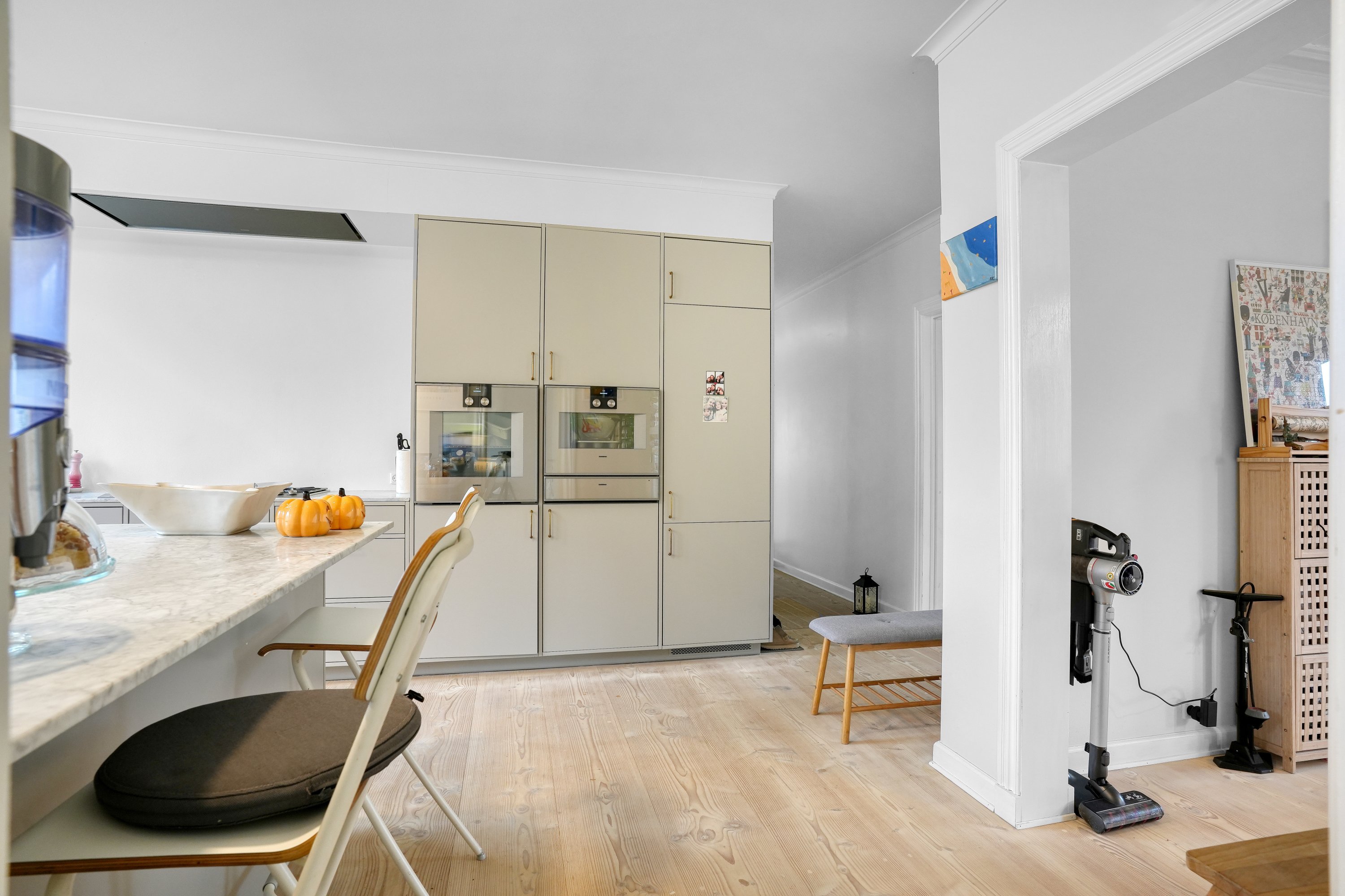 Fremhævet køkken billede i fuldskærmstilstand. Billede af Dyssegårdsvej 123, 1., 2870 Dyssegård