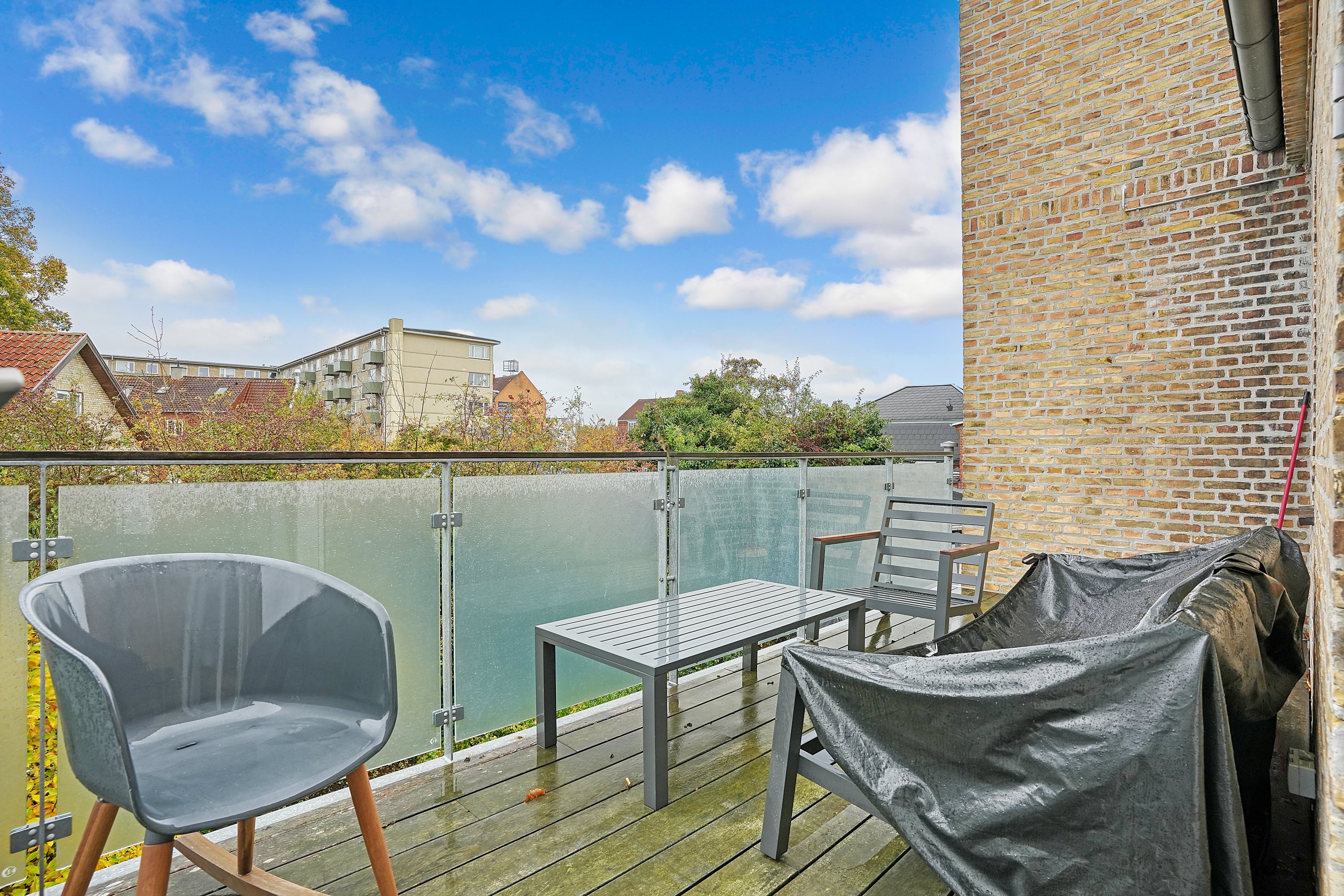 Fremhævet altan billede i fuldskærmstilstand. Billede af Dyssegårdsvej 123, 1., 2870 Dyssegård