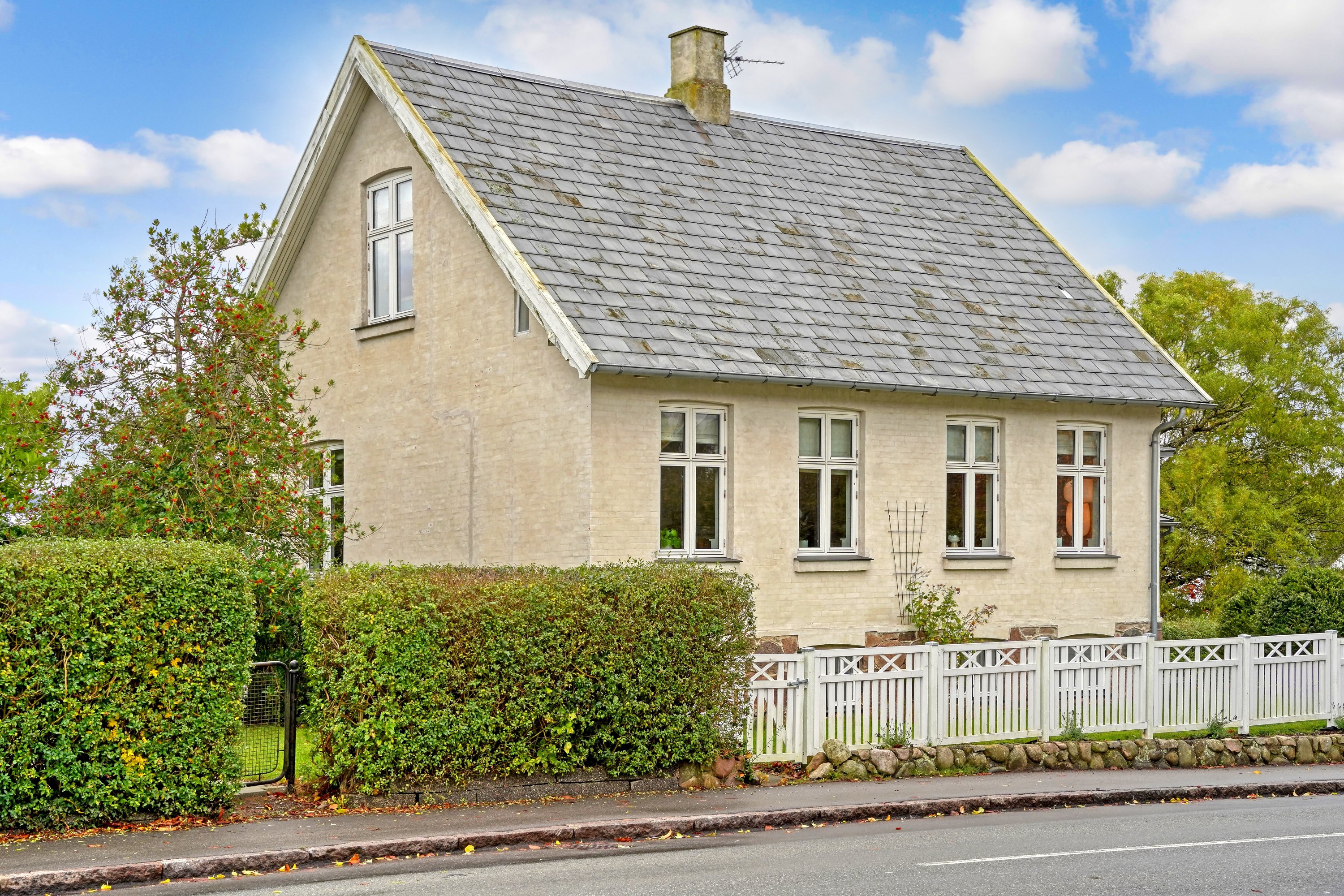 Fremhævet ejendommen billede i fuldskærmstilstand. Billede af Stationsvej 22, 3480 Fredensborg