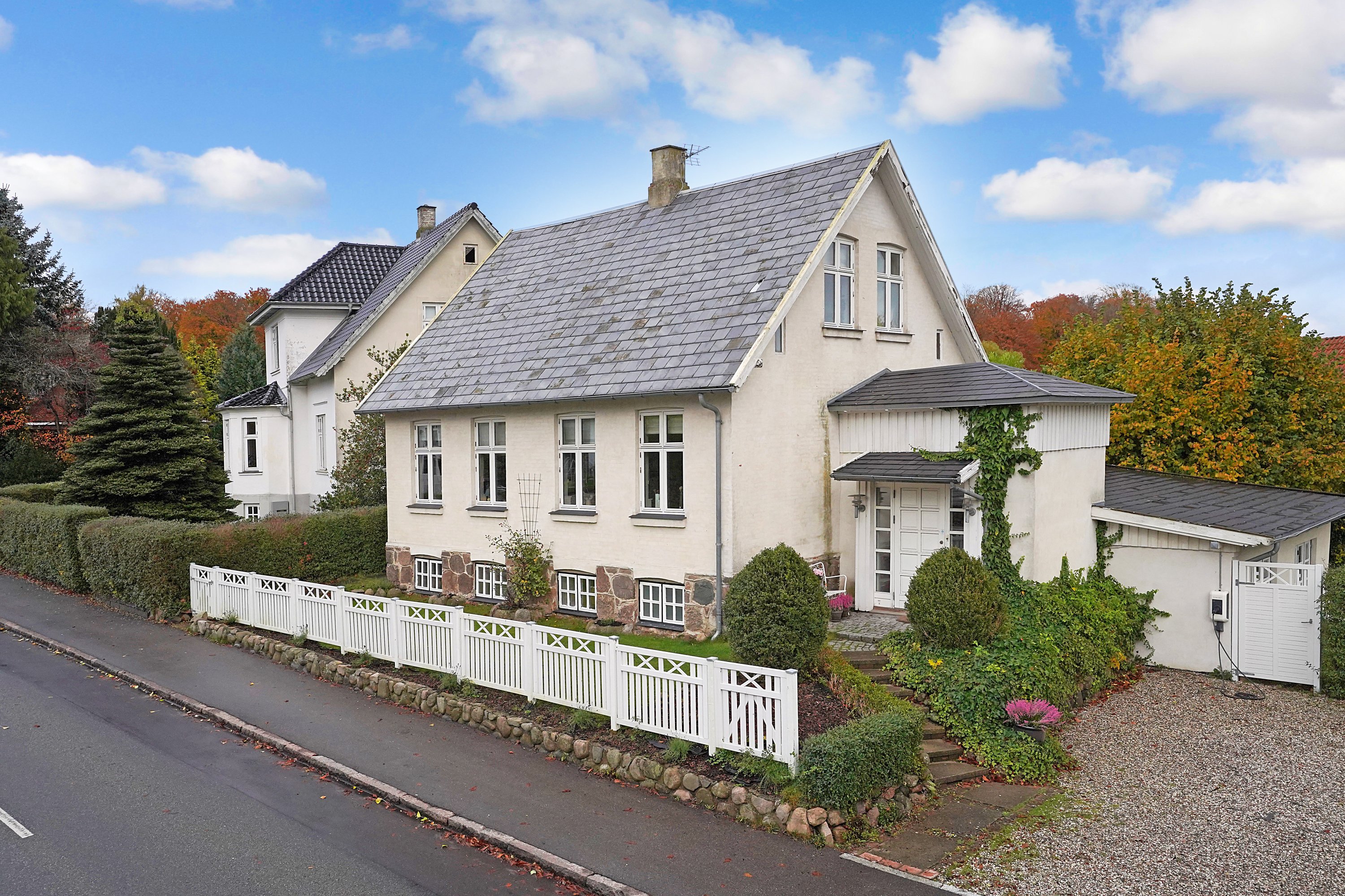 Fremhævet ejendommen billede i fuldskærmstilstand. Billede af Stationsvej 22, 3480 Fredensborg