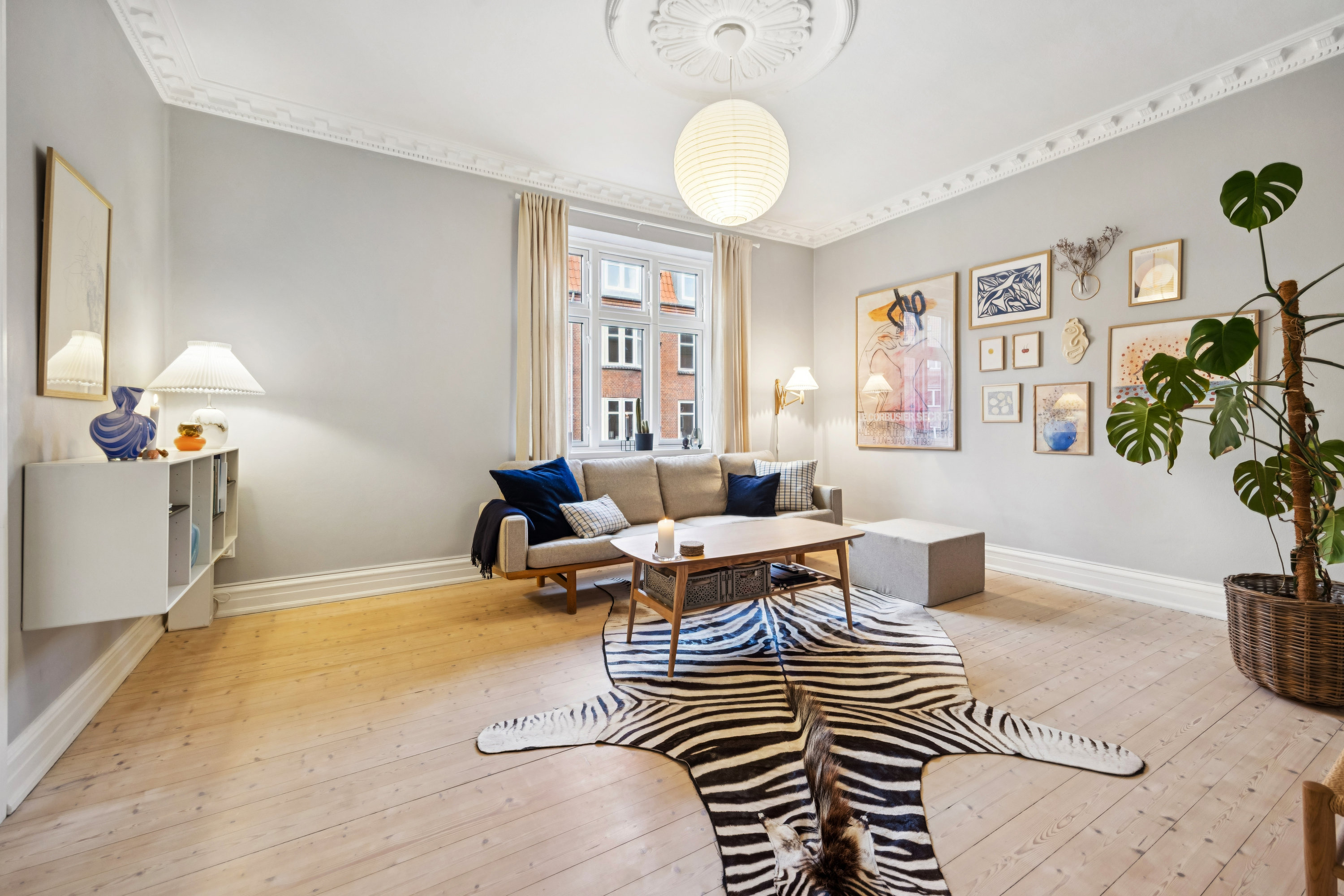 Fremhævet stue billede i fuldskærmstilstand. Billede af Østerbro 80, 2. tv., 9000 Aalborg