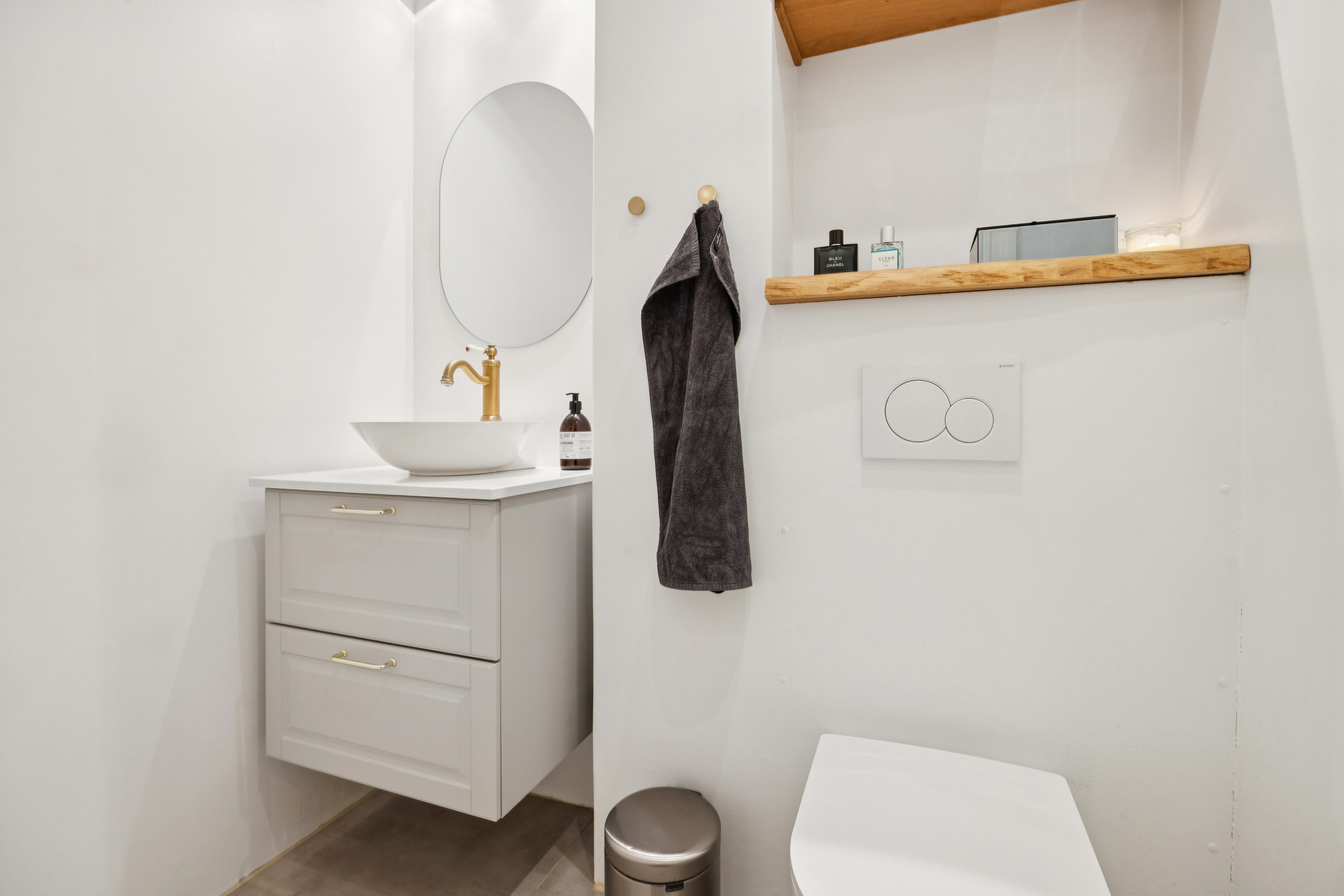 Fremhævet badeværelse billede i fuldskærmstilstand. Billede af Østerbro 80, 2. tv., 9000 Aalborg