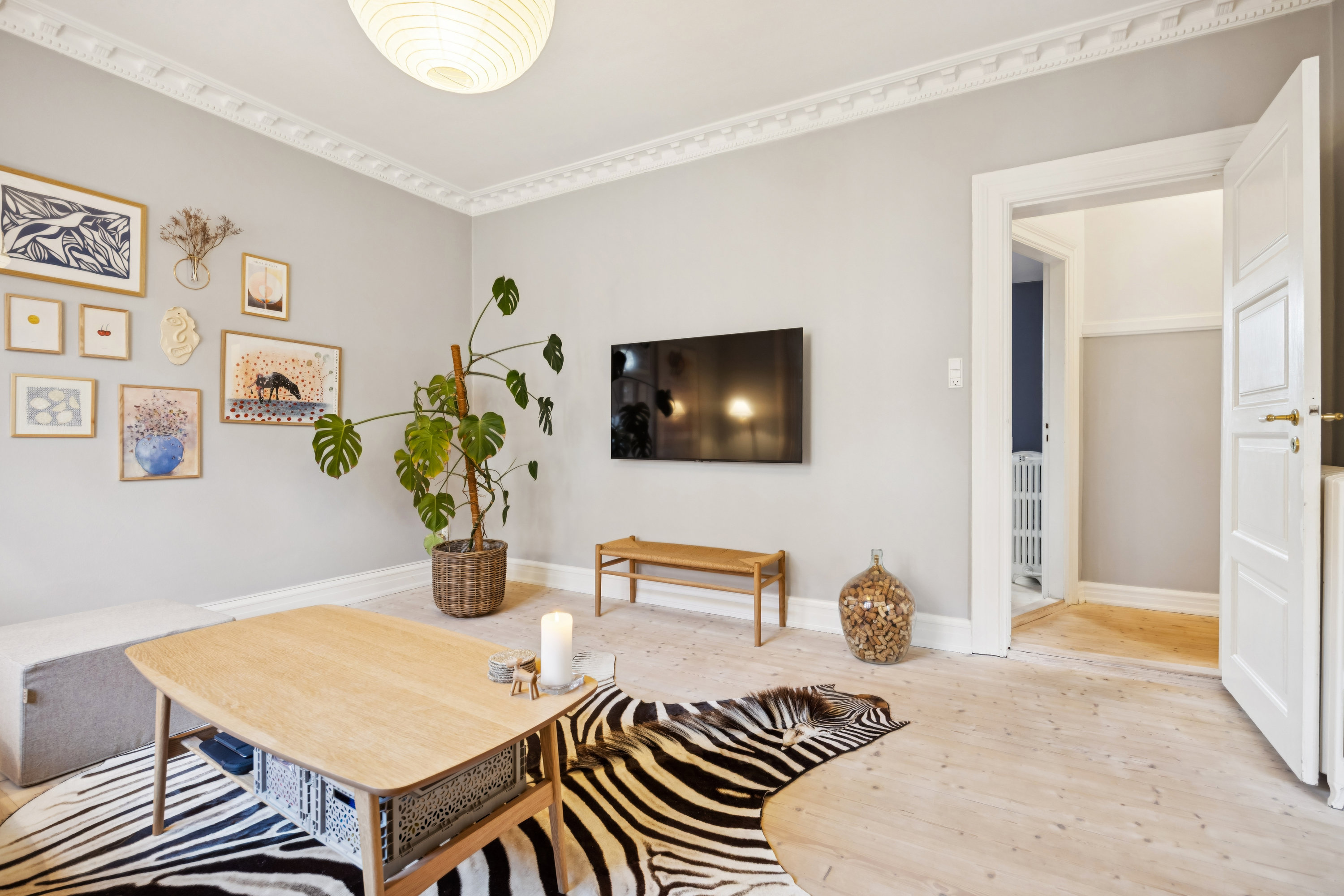 Fremhævet stue billede i fuldskærmstilstand. Billede af Østerbro 80, 2. tv., 9000 Aalborg