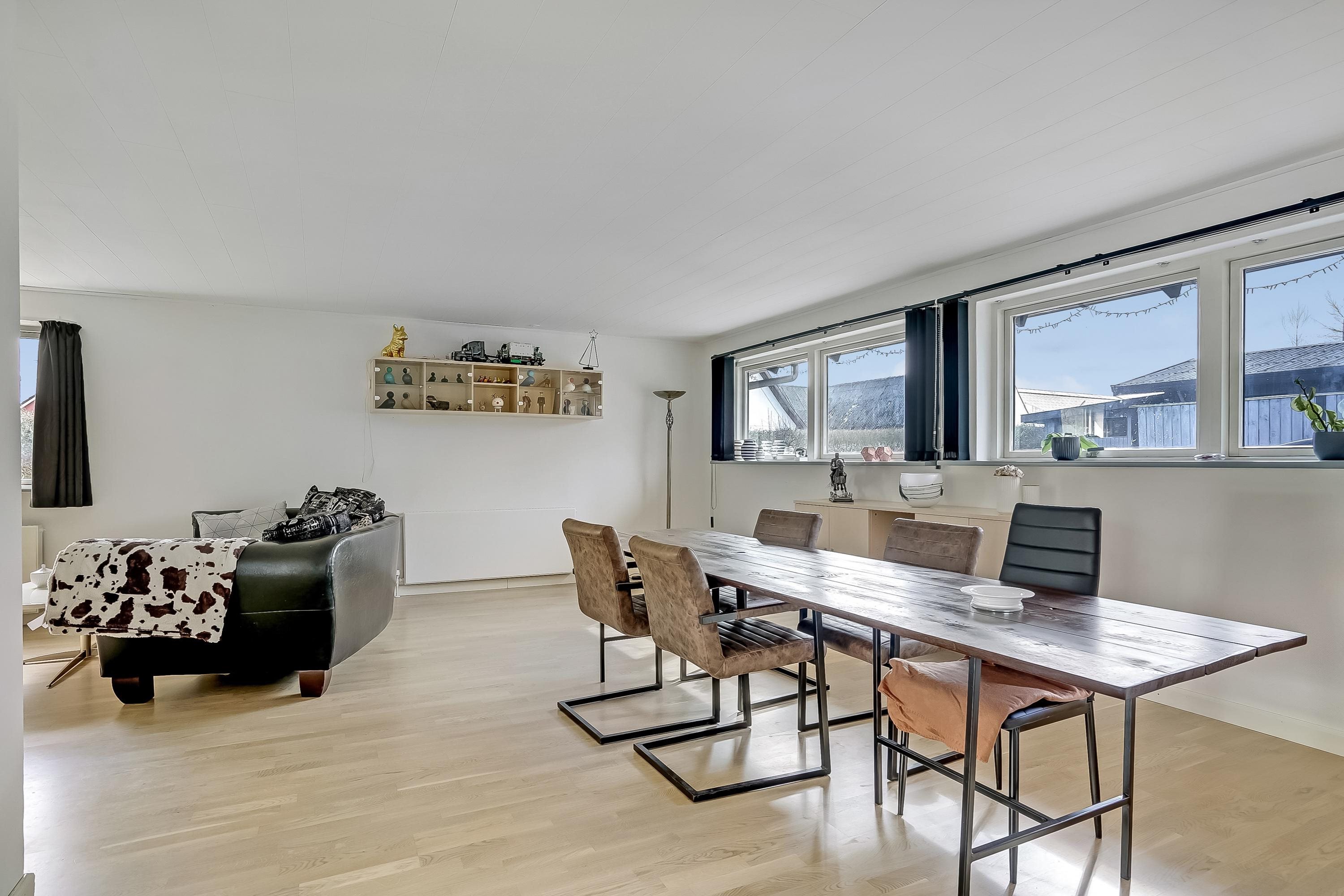 Fremhævet stue billede i fuldskærmstilstand. Billede af Uggerslevvej 35A, Uggerslev, 5450 Otterup