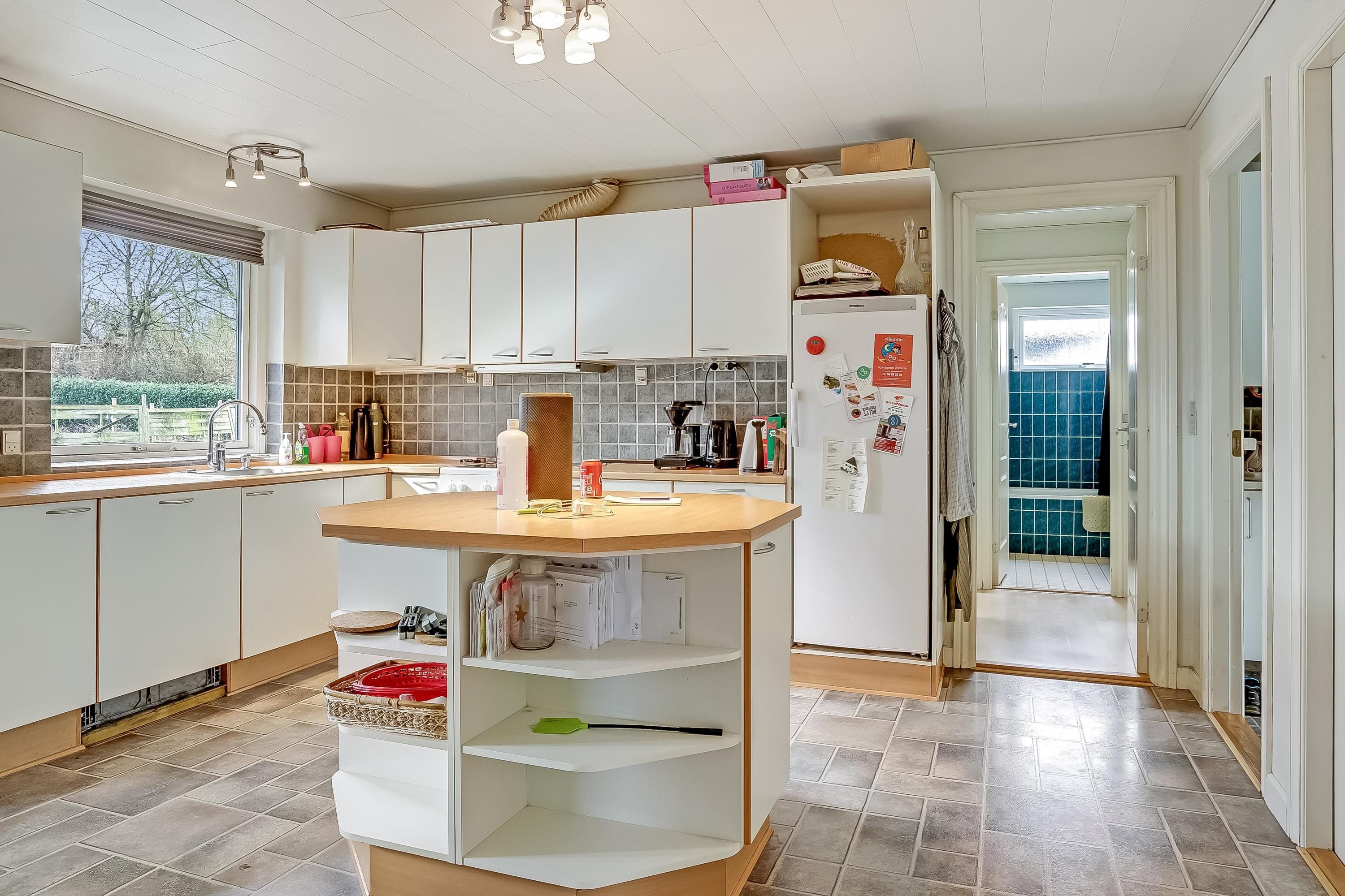 Fremhævet køkken billede i fuldskærmstilstand. Billede af Uggerslevvej 35A, Uggerslev, 5450 Otterup