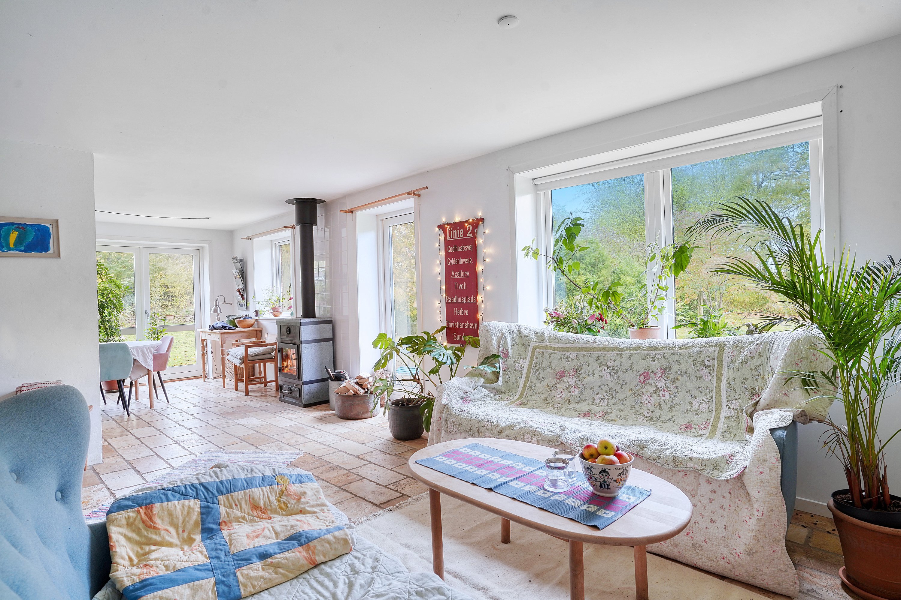 Fremhævet stue billede i fuldskærmstilstand. Billede af Langerødvej 27B, Danstrup, 3480 Fredensborg