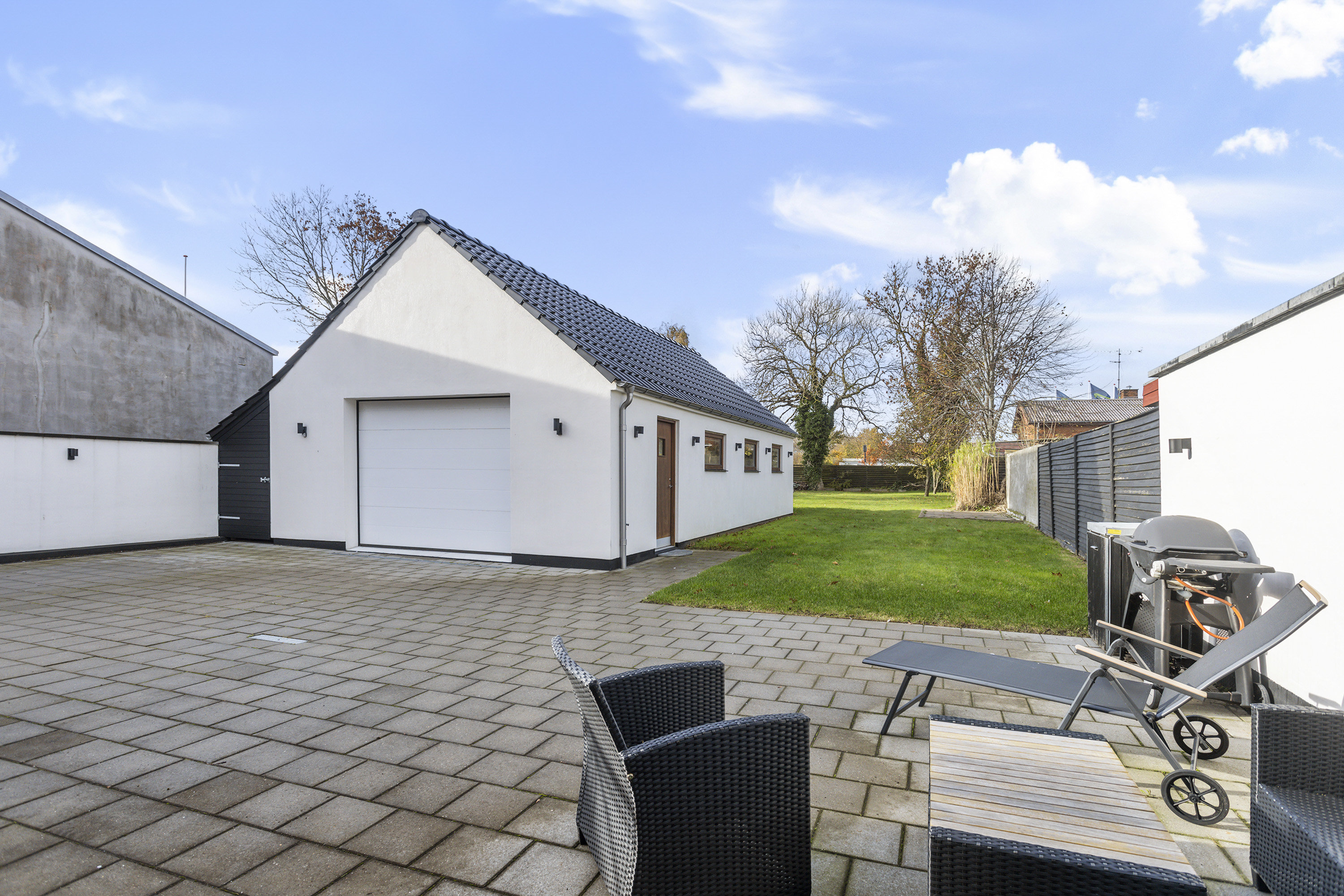 Fremhævet terrasse billede i fuldskærmstilstand. Billede af Frihedsvej 6, 9900 Frederikshavn