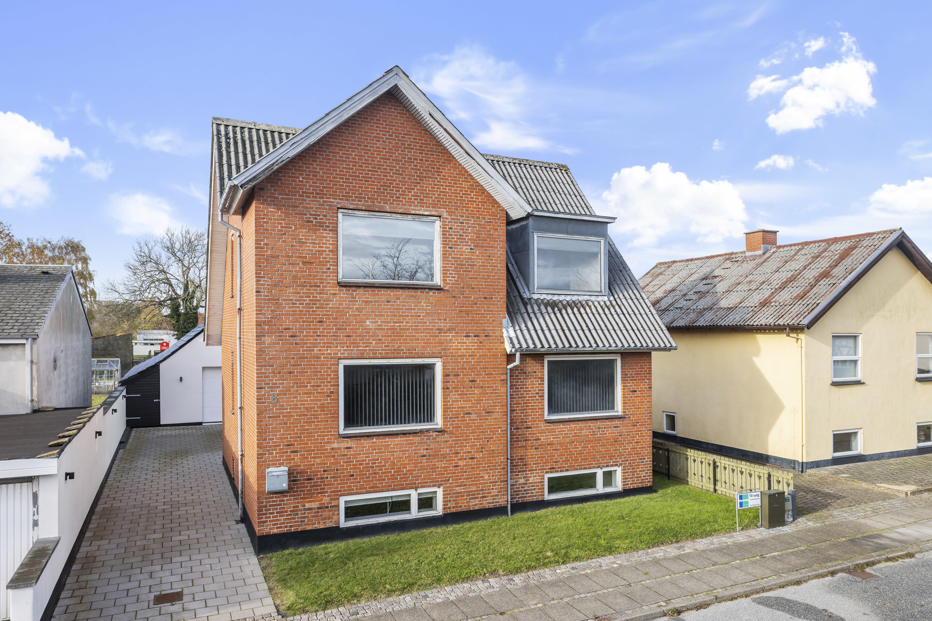 Miniaturebillede 1: facade. Billede af Frihedsvej 6, 9900 Frederikshavn