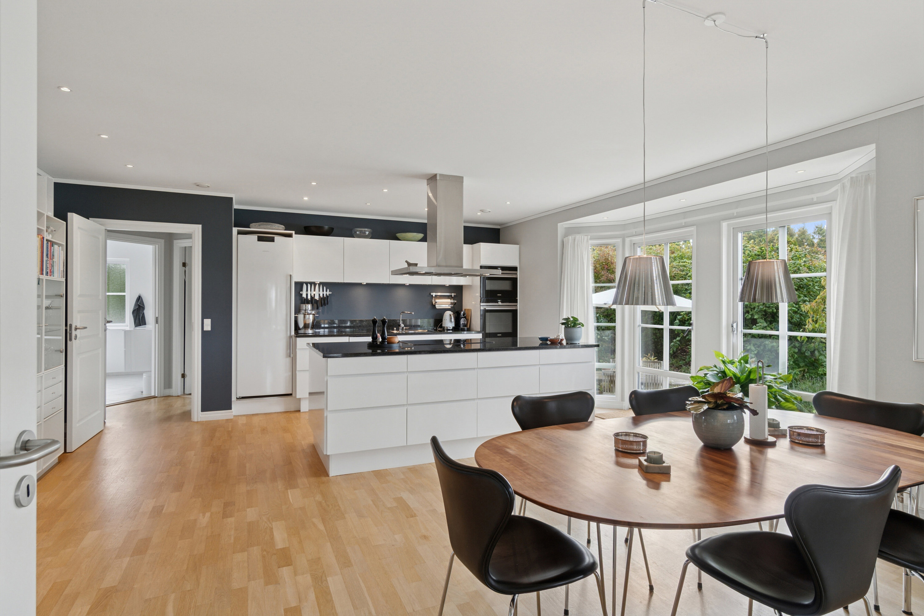 Fremhævet spisestue billede i fuldskærmstilstand. Billede af Krogsbøllevej 5, Himmelev, 4000 Roskilde