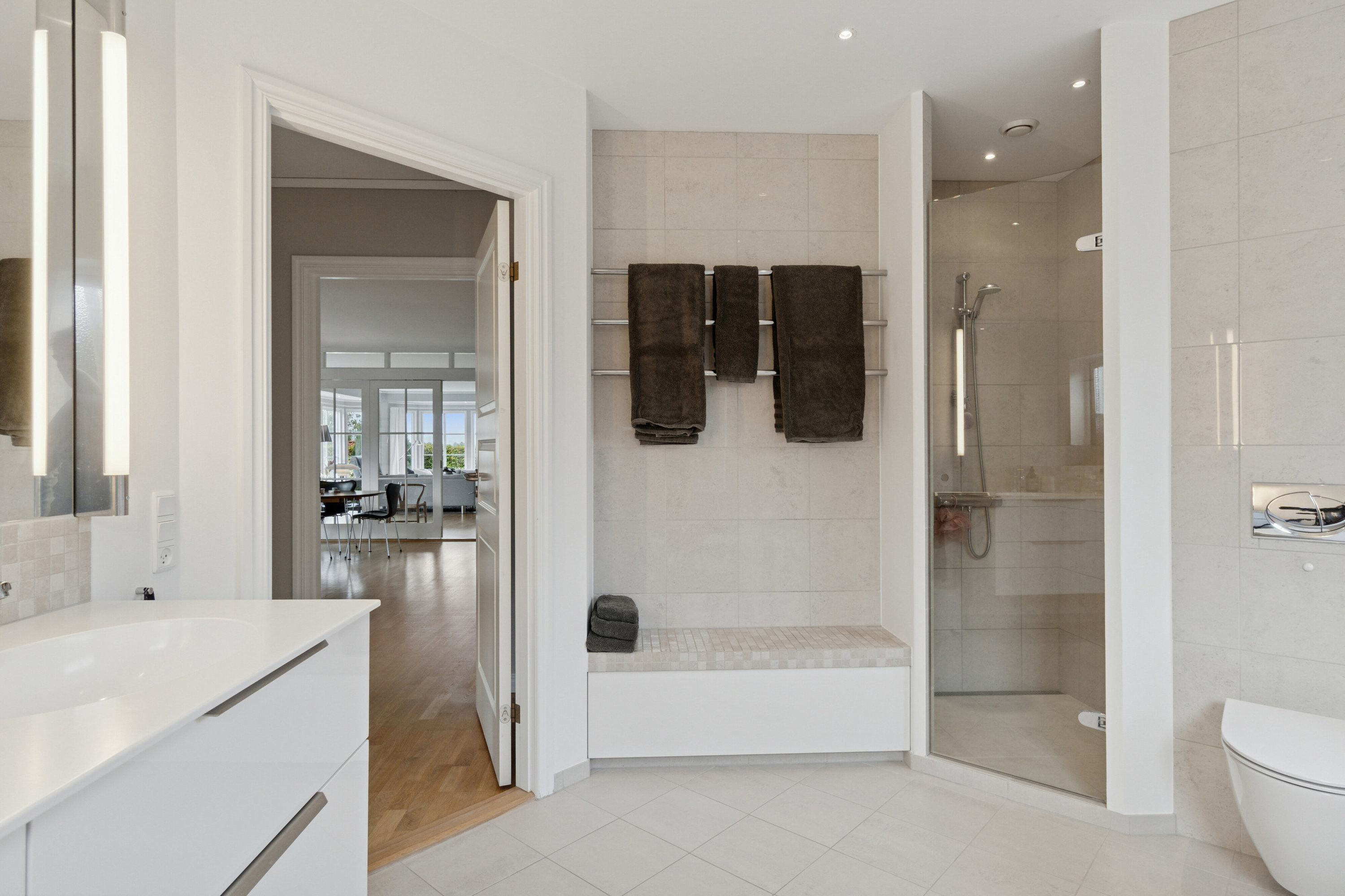 Fremhævet badeværelse billede i fuldskærmstilstand. Billede af Krogsbøllevej 5, Himmelev, 4000 Roskilde