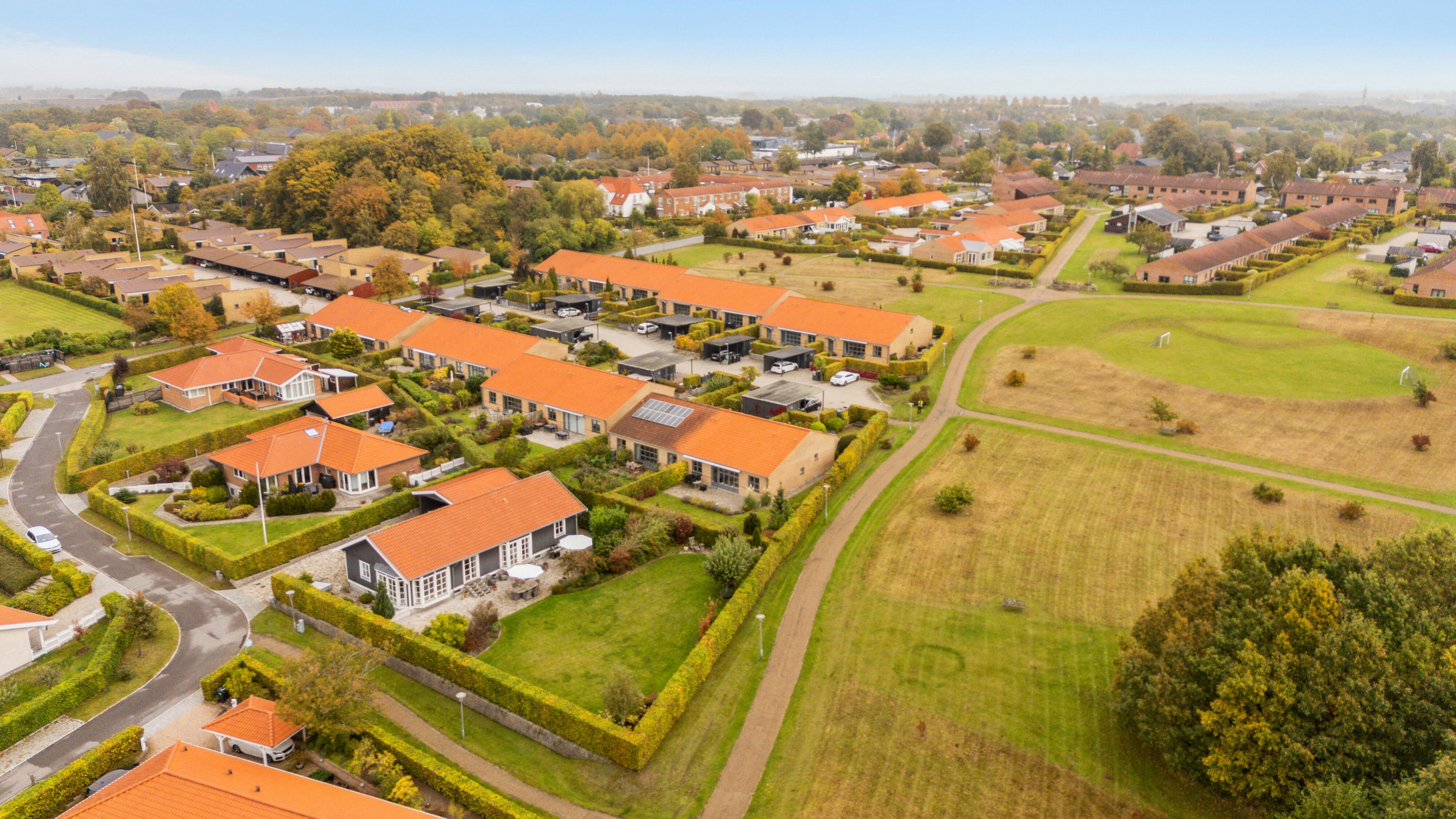 Fremhævet luftfoto billede i fuldskærmstilstand. Billede af Krogsbøllevej 5, Himmelev, 4000 Roskilde