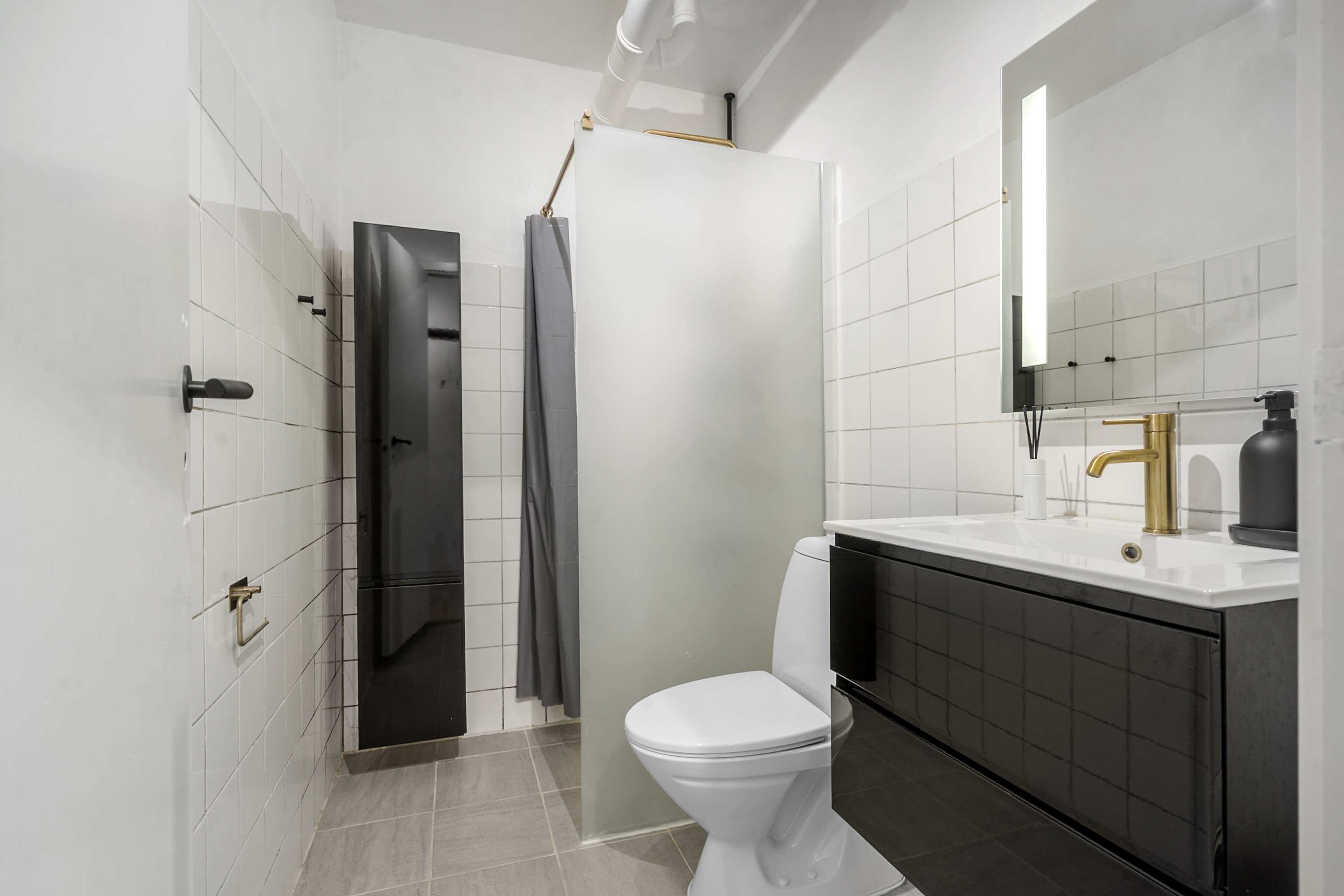 Fremhævet  billede i fuldskærmstilstand. Billede af Revlingbakken 99, st.. tv., 9000 Aalborg