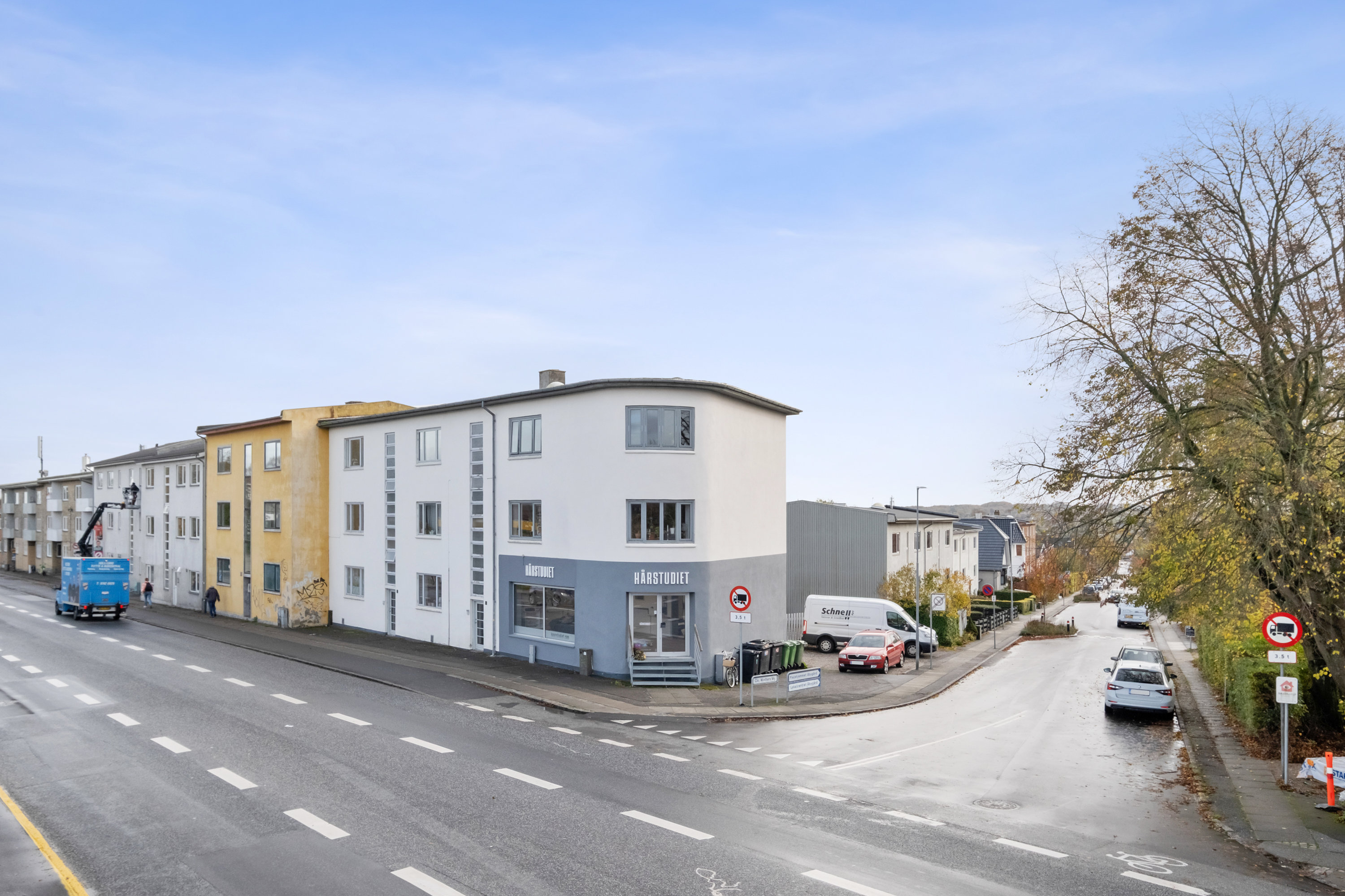 Fremhævet facade billede i fuldskærmstilstand. Billede af Silkeborgvej 319B, 2., 8230 Åbyhøj