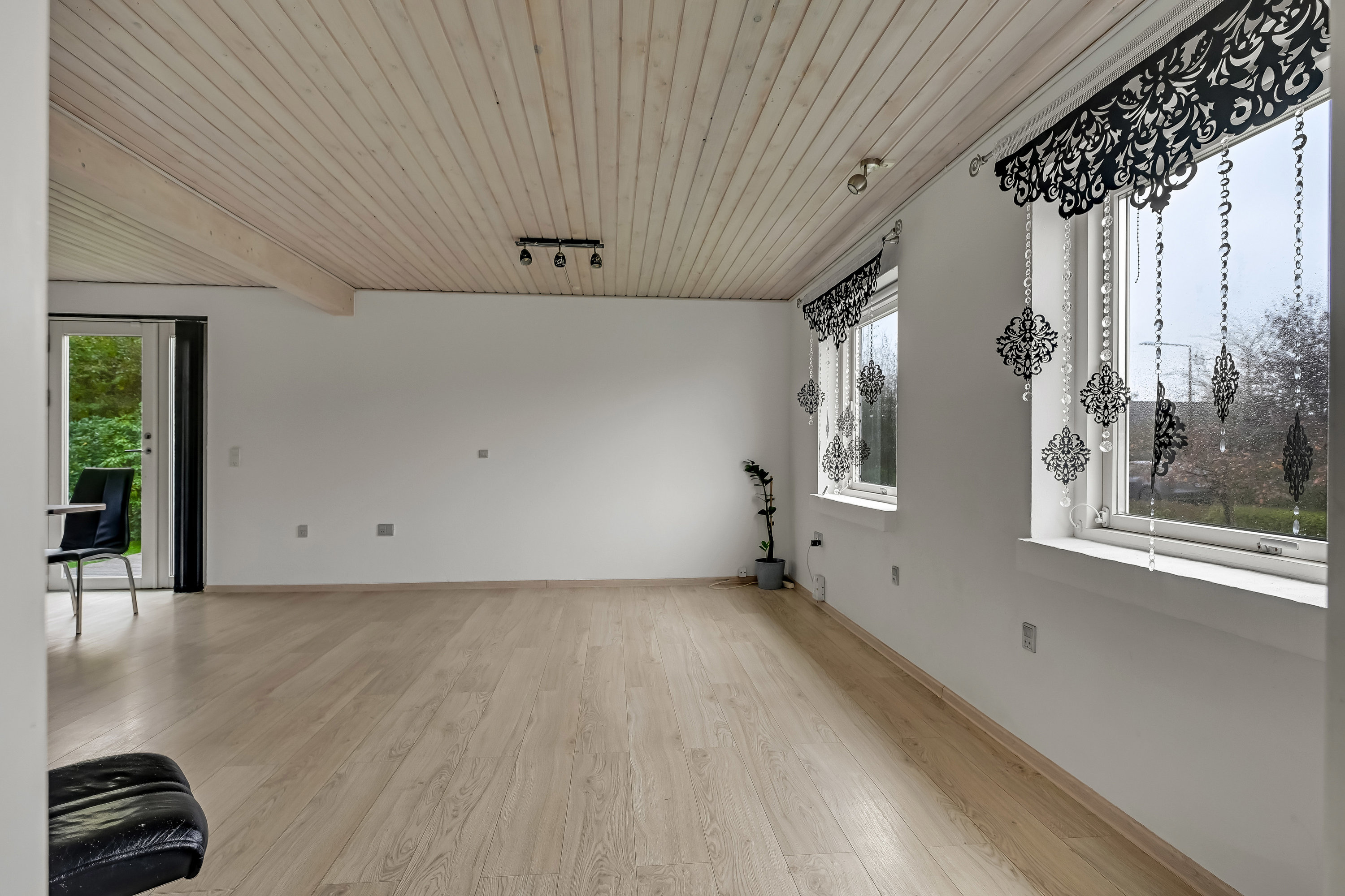 Fremhævet stue billede i fuldskærmstilstand. Billede af Engvangen 33, Stend-Krogag, 7200 Grindsted