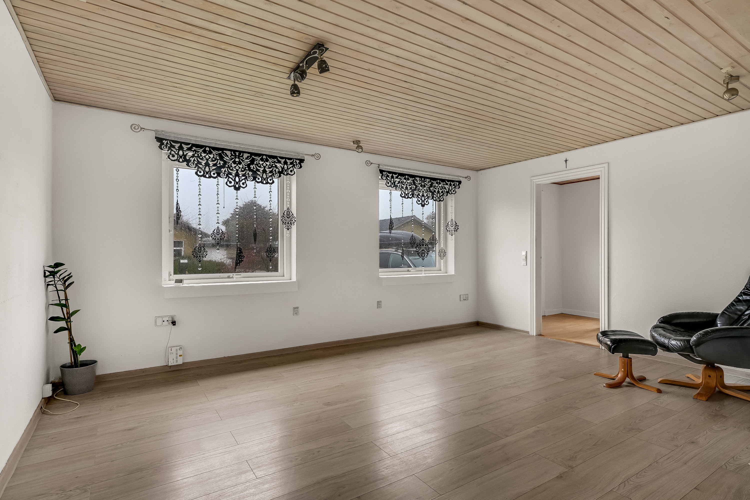 Fremhævet stue billede i fuldskærmstilstand. Billede af Engvangen 33, Stend-Krogag, 7200 Grindsted