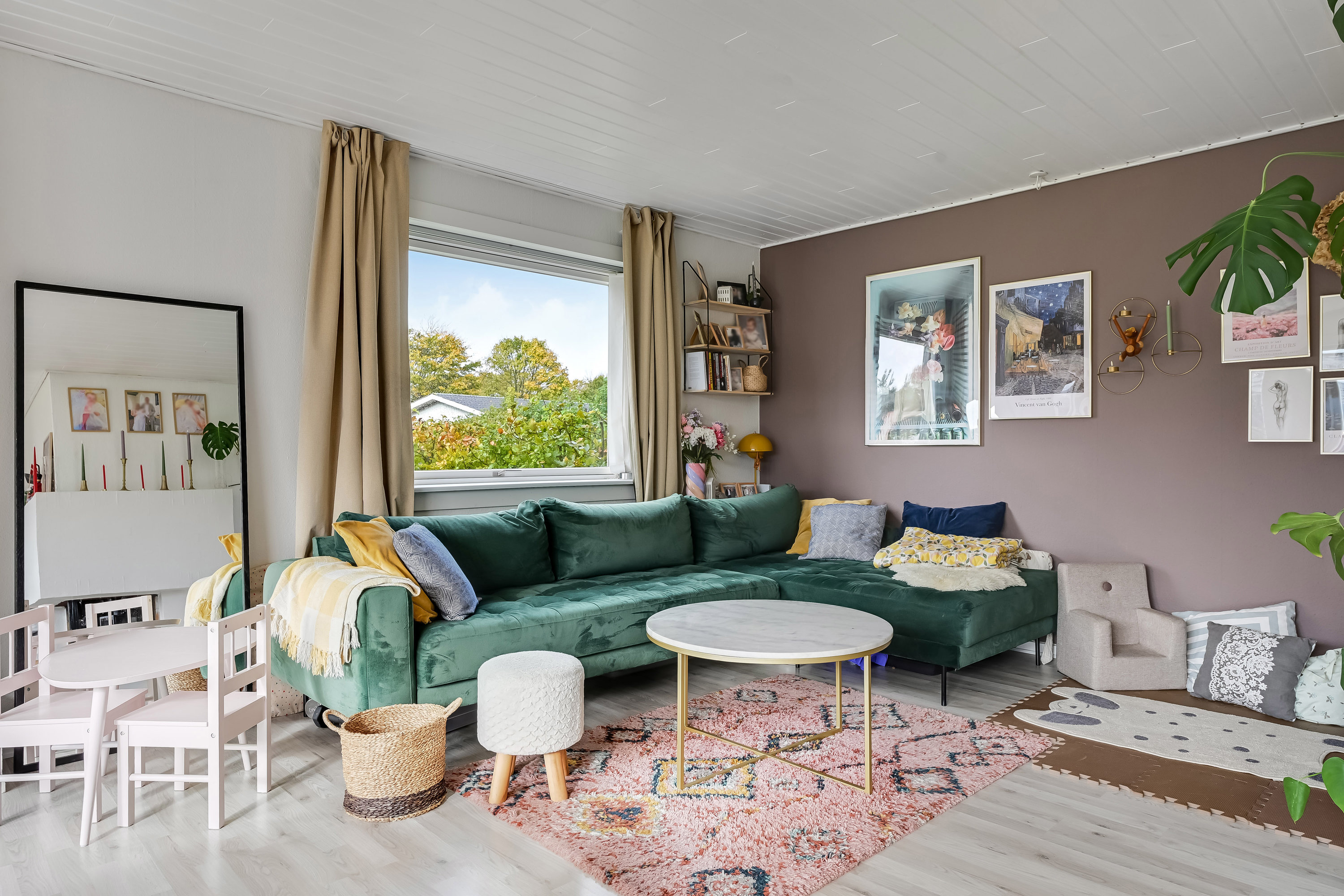 Fremhævet stue billede i fuldskærmstilstand. Billede af Lupinvænget 24, 7200 Grindsted