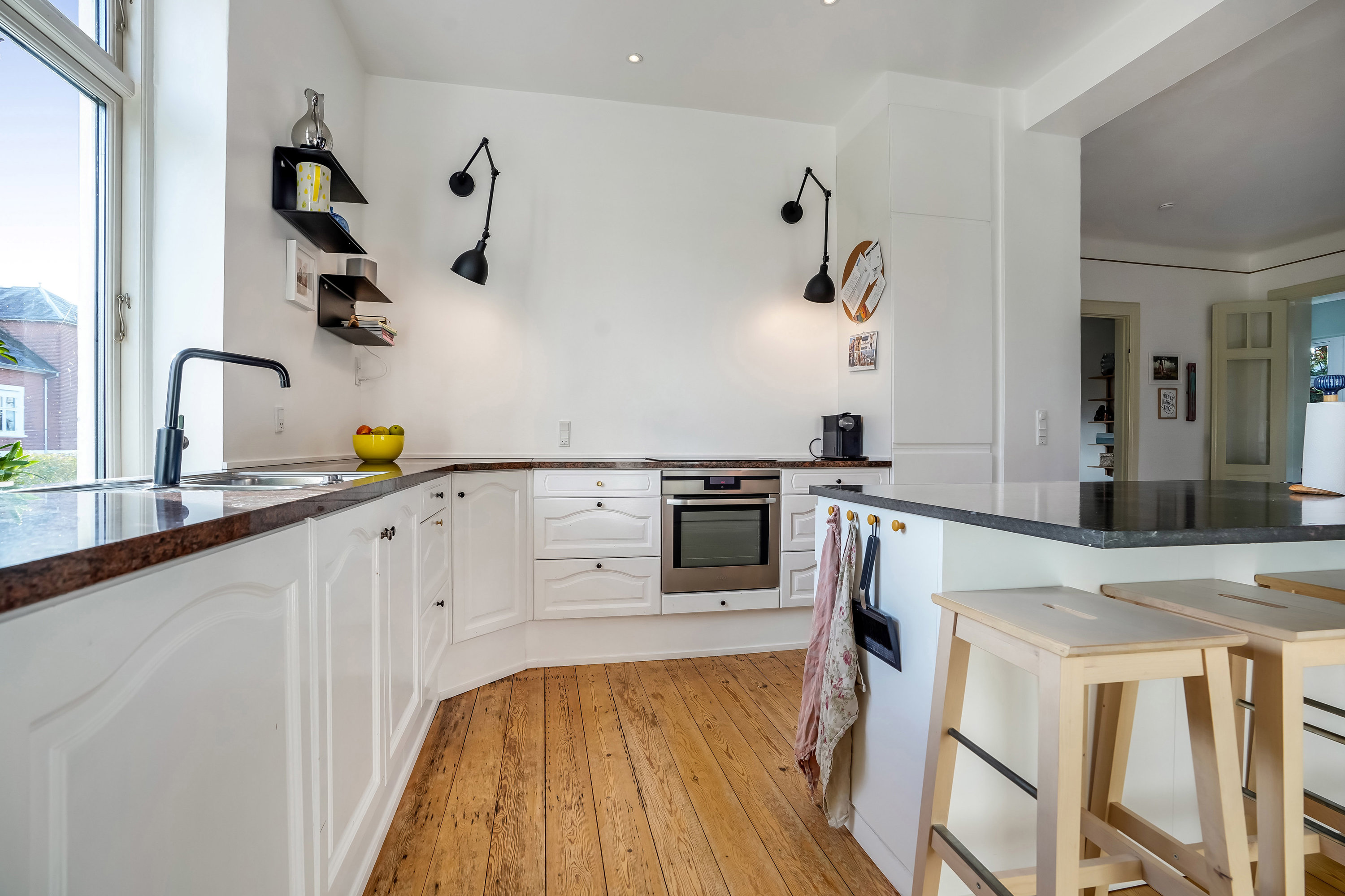 Fremhævet køkken billede i fuldskærmstilstand. Billede af Finsens Allé 1, 5230 Odense M