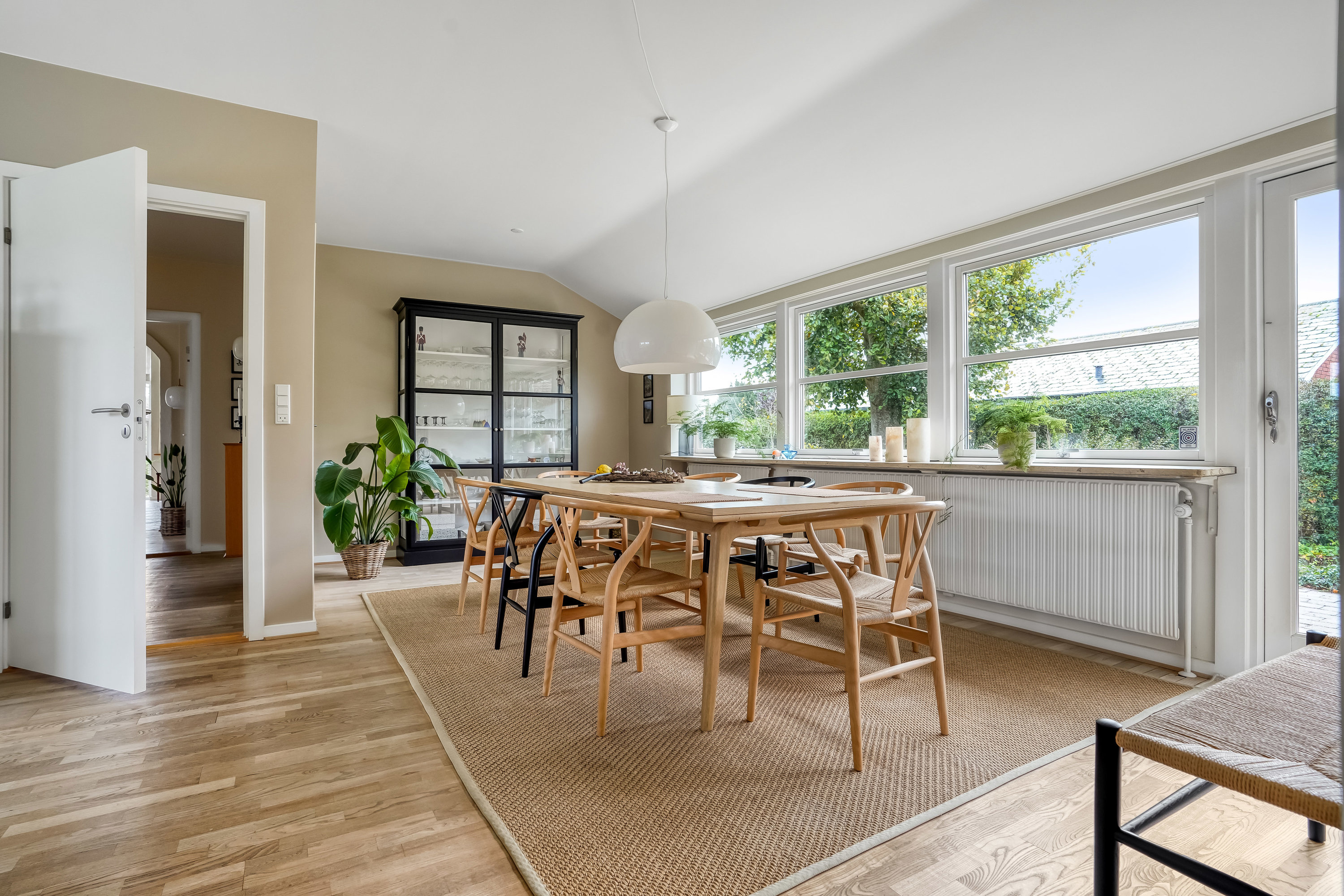 Fremhævet stue billede i fuldskærmstilstand. Billede af Blåbærvej 95, Hjallese, 5260 Odense S