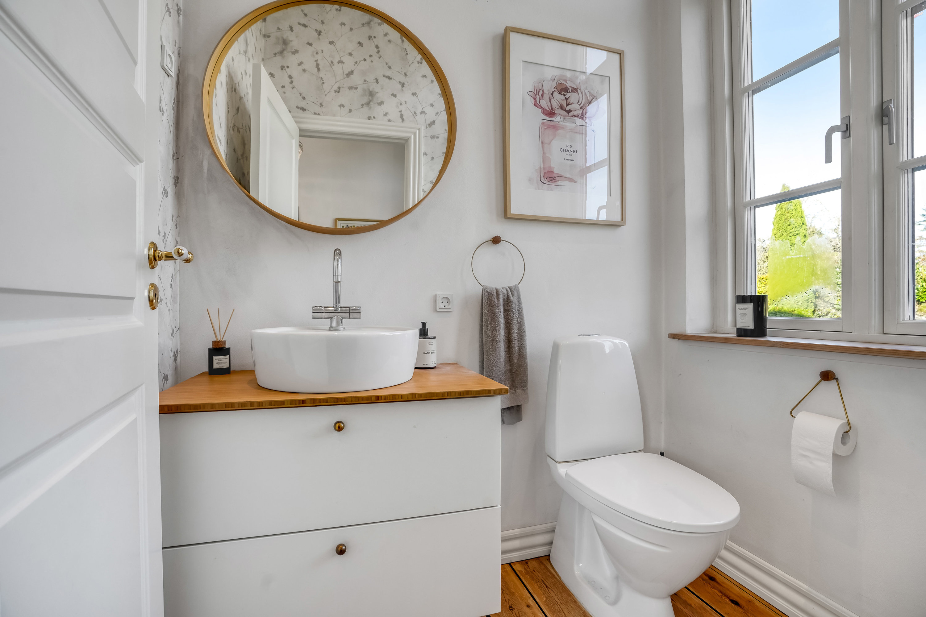 Fremhævet toilet billede i fuldskærmstilstand. Billede af Ryttergade 4, Brylle, 5690 Tommerup