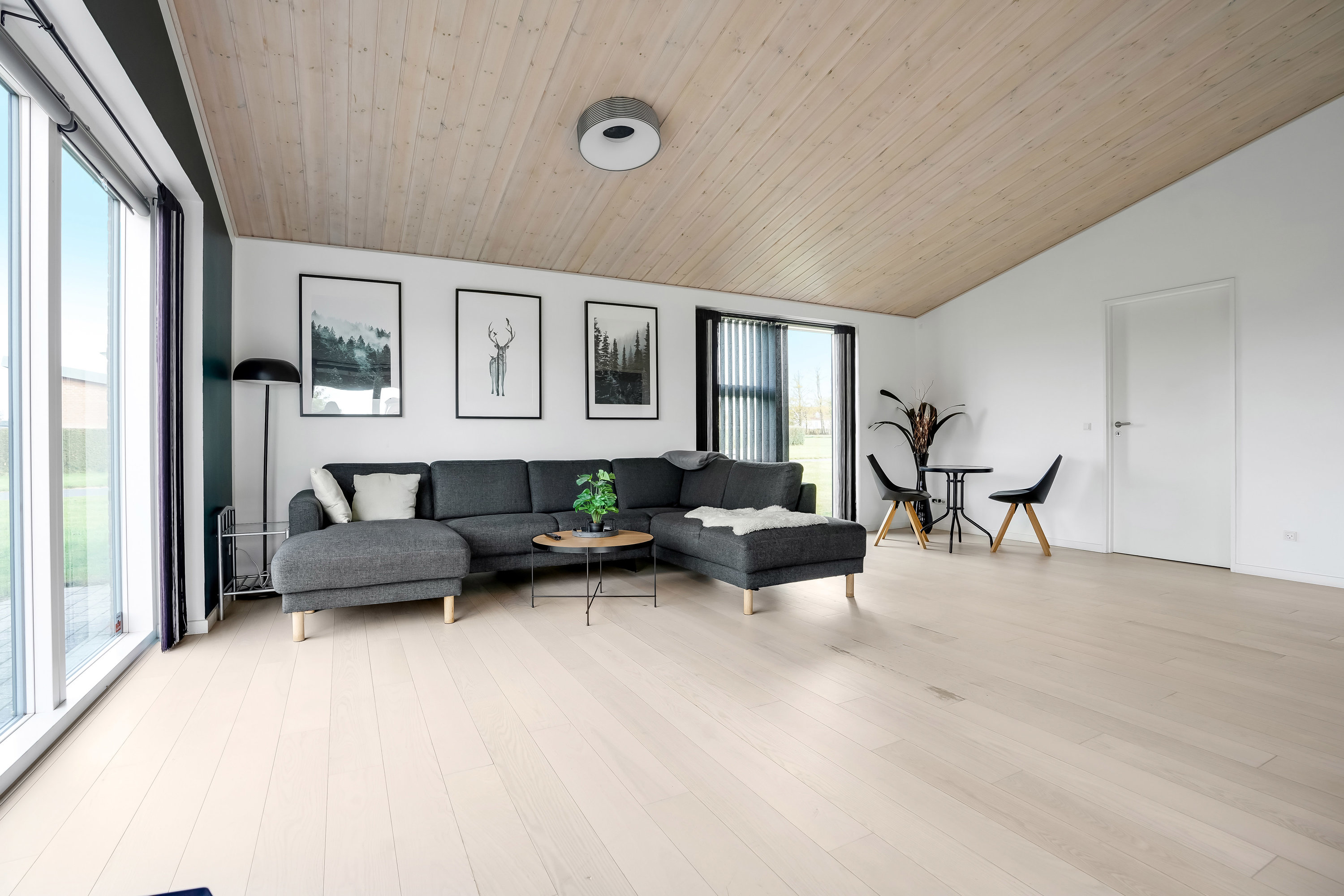 Fremhævet stue billede i fuldskærmstilstand. Billede af Rømøvænget 173, 5500 Middelfart