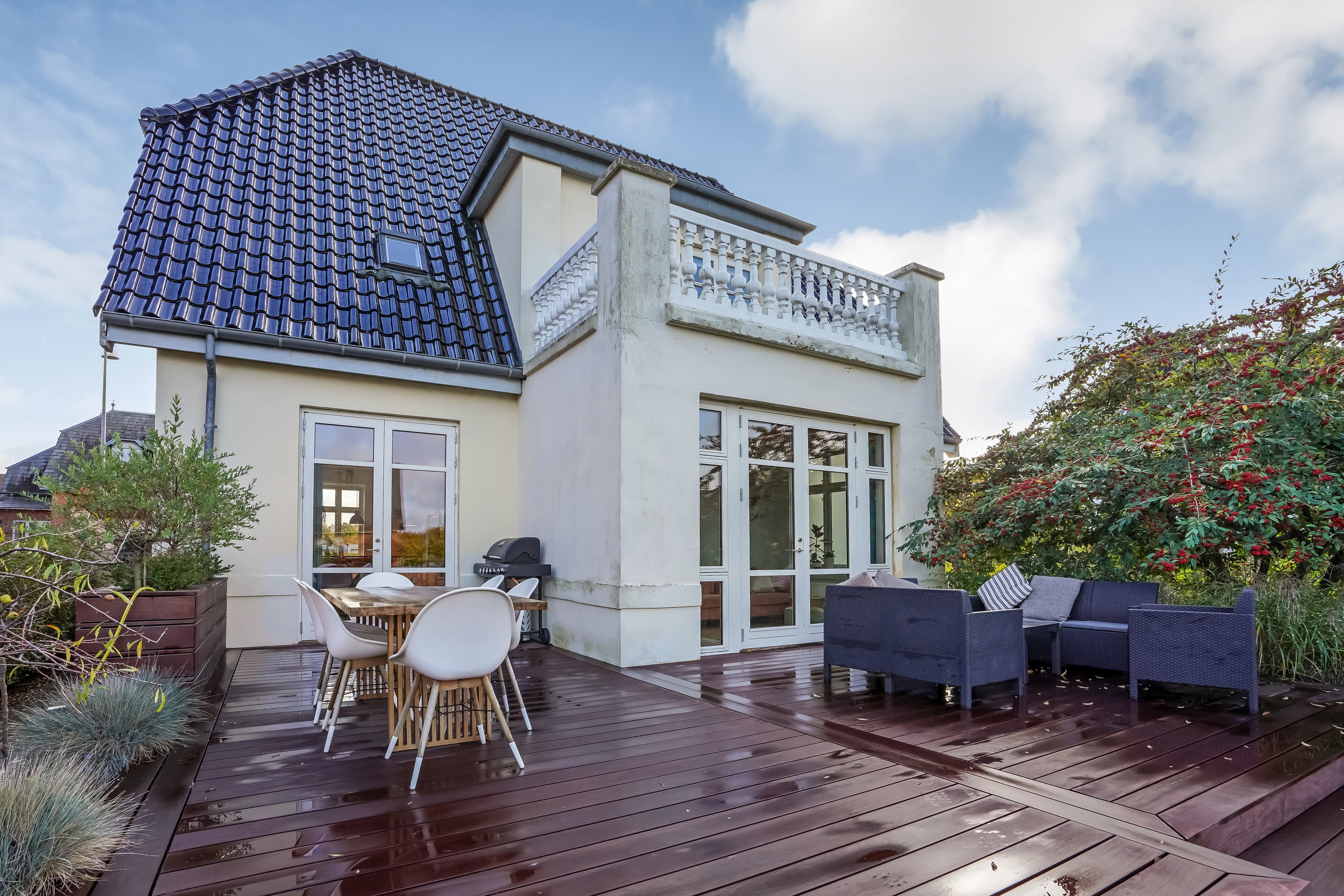 Fremhævet terrasse billede i fuldskærmstilstand. Billede af Finsens Allé 1, 5230 Odense M