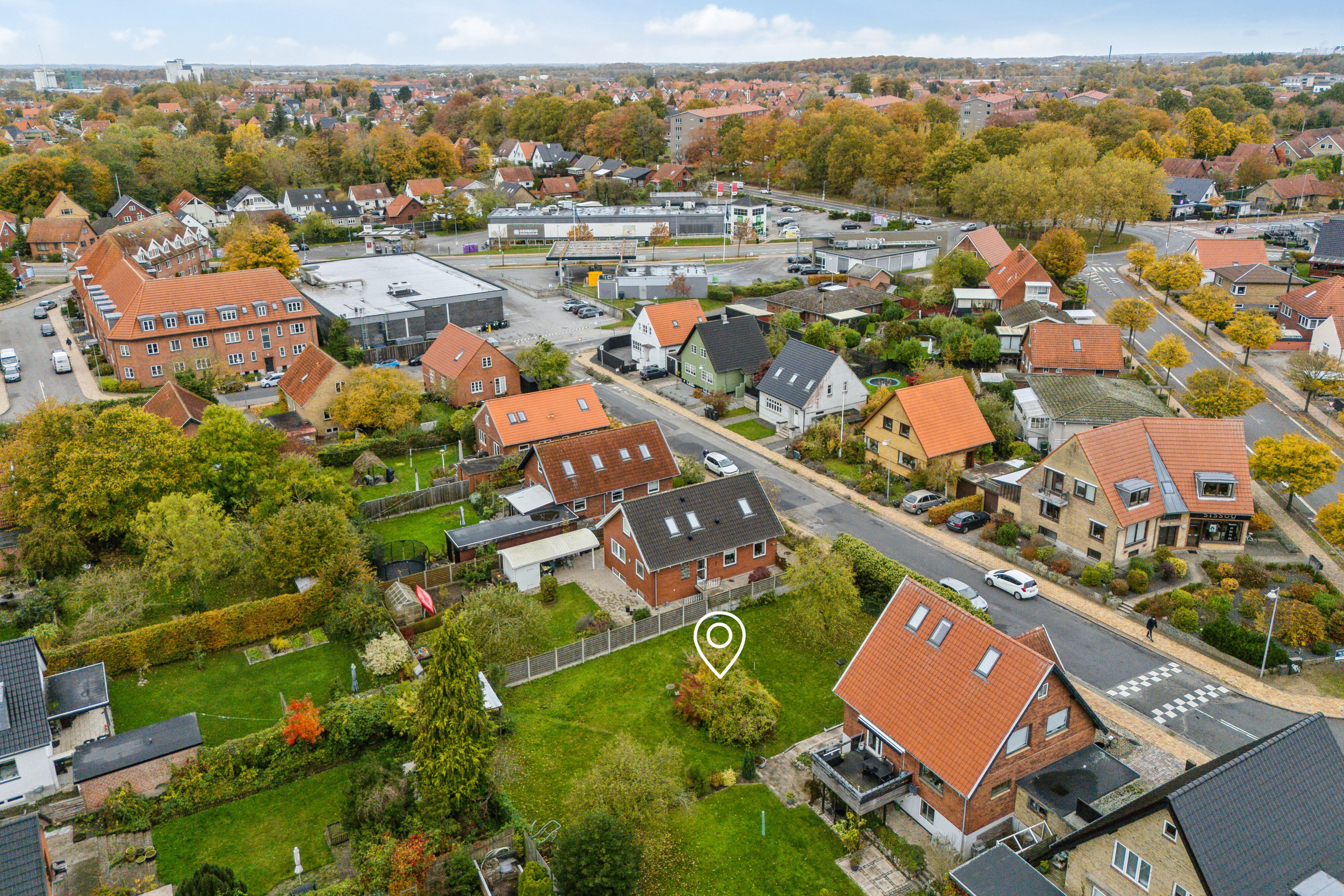 Fremhævet luftfoto billede i fuldskærmstilstand. Billede af Irisvej 9, 5000 Odense C