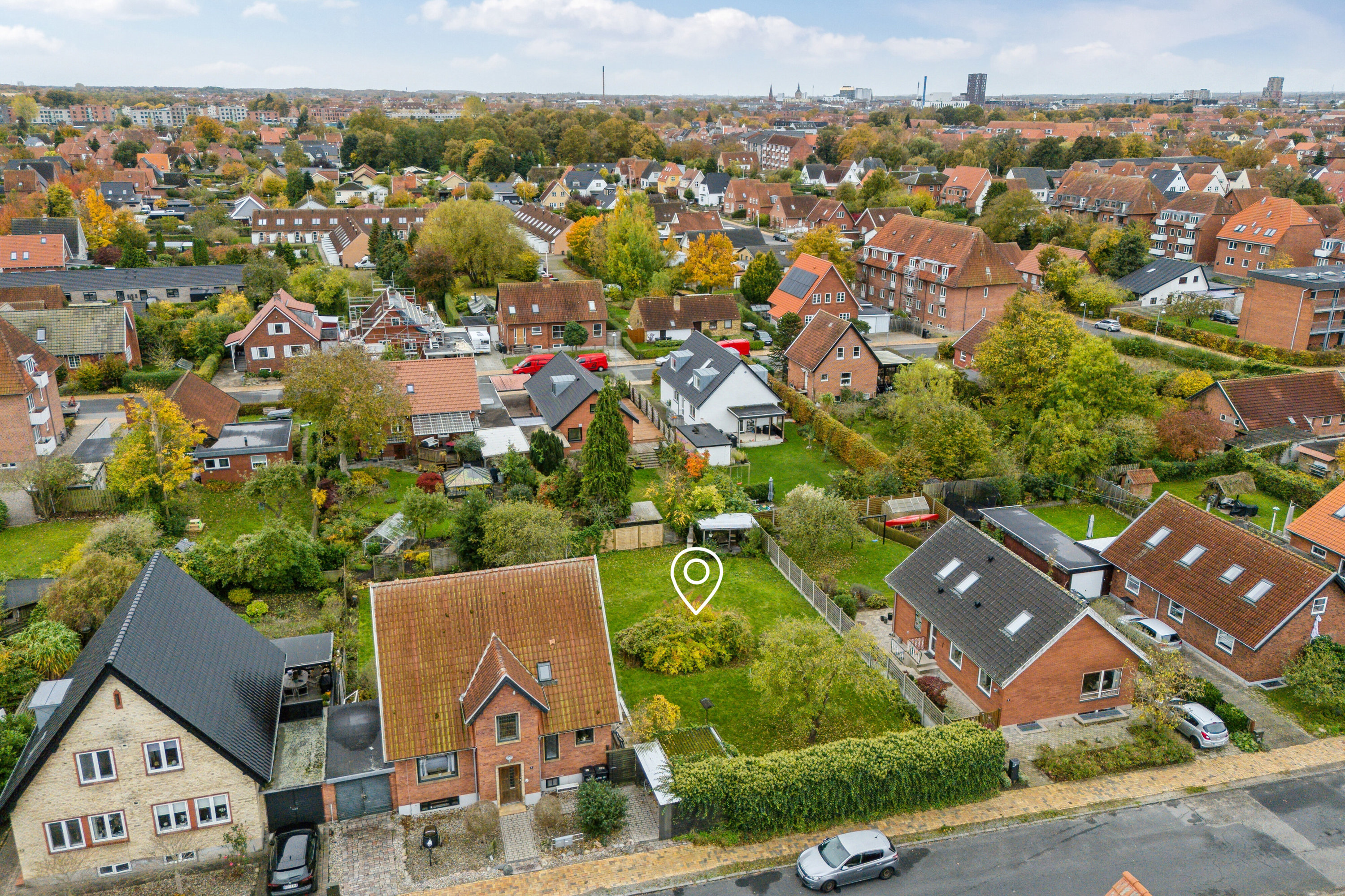 Fremhævet luftfoto billede i fuldskærmstilstand. Billede af Irisvej 9, 5000 Odense C