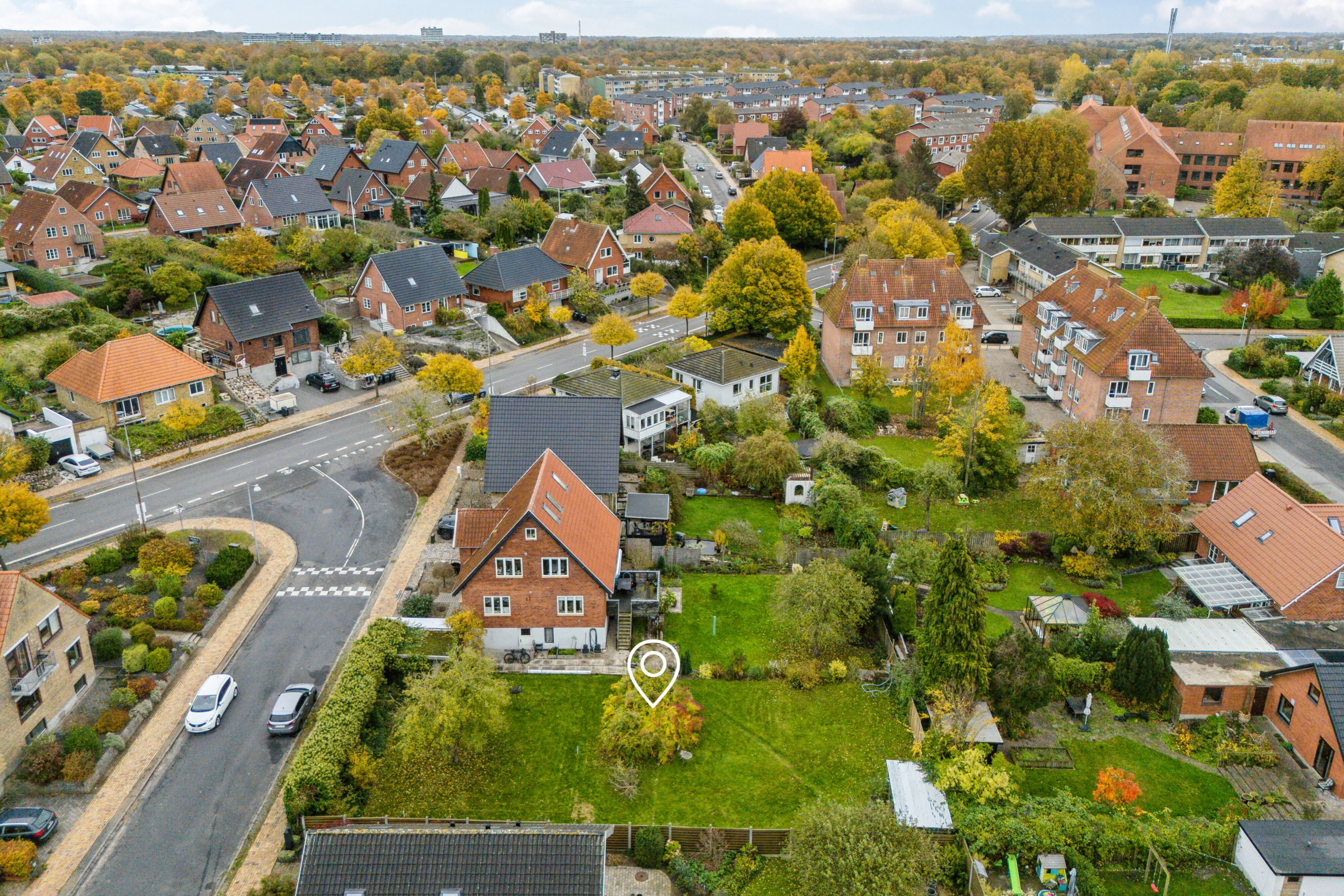 Fremhævet luftfoto billede i fuldskærmstilstand. Billede af Irisvej 9, 5000 Odense C
