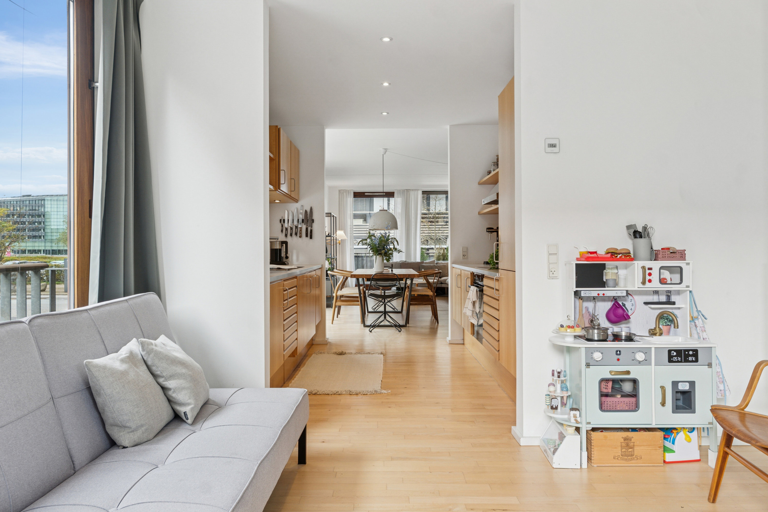 Fremhævet stue billede i fuldskærmstilstand. Billede af Islands Brygge 63C, st.. th., 2300 København S