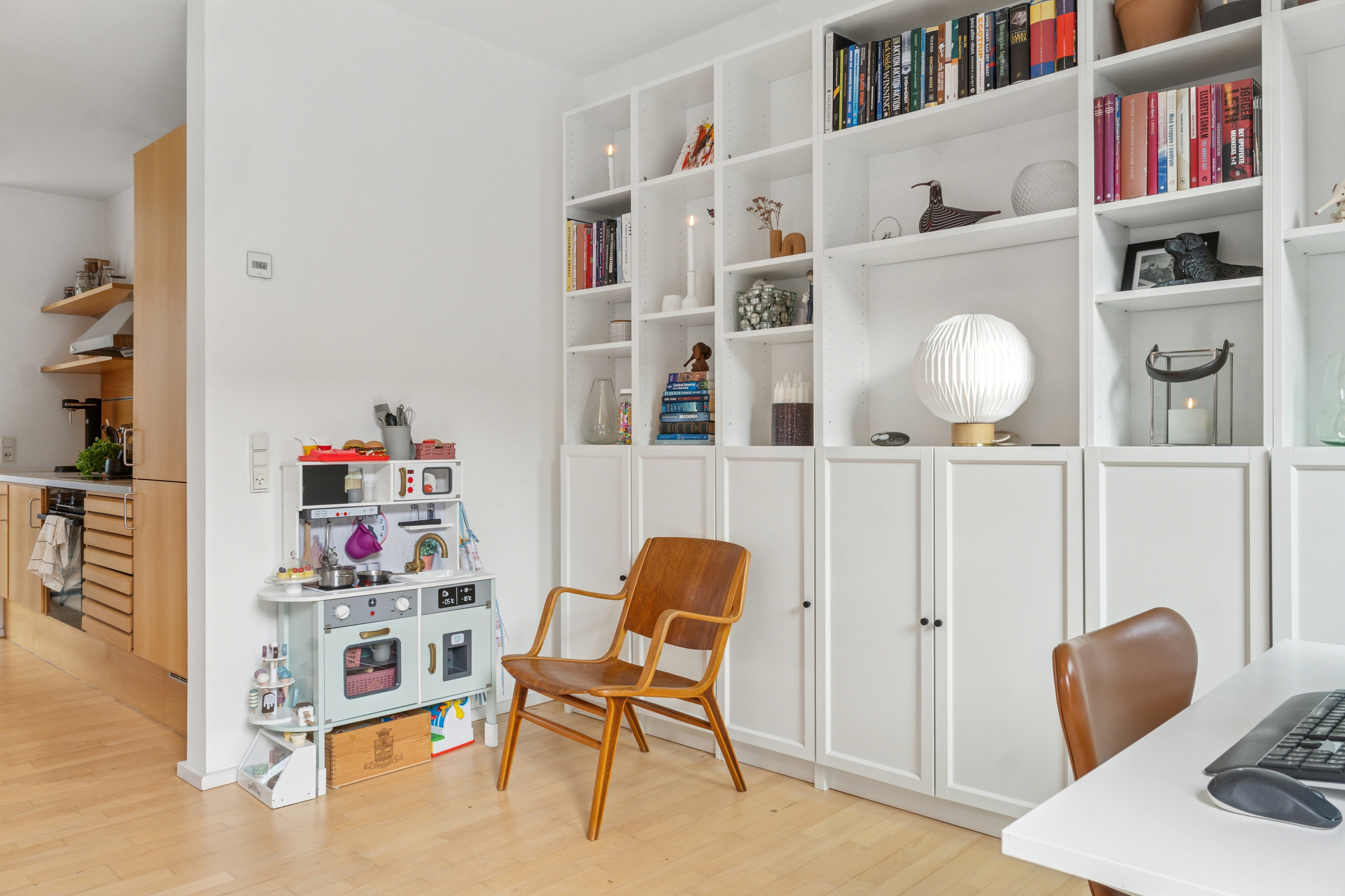 Fremhævet stue billede i fuldskærmstilstand. Billede af Islands Brygge 63C, st.. th., 2300 København S