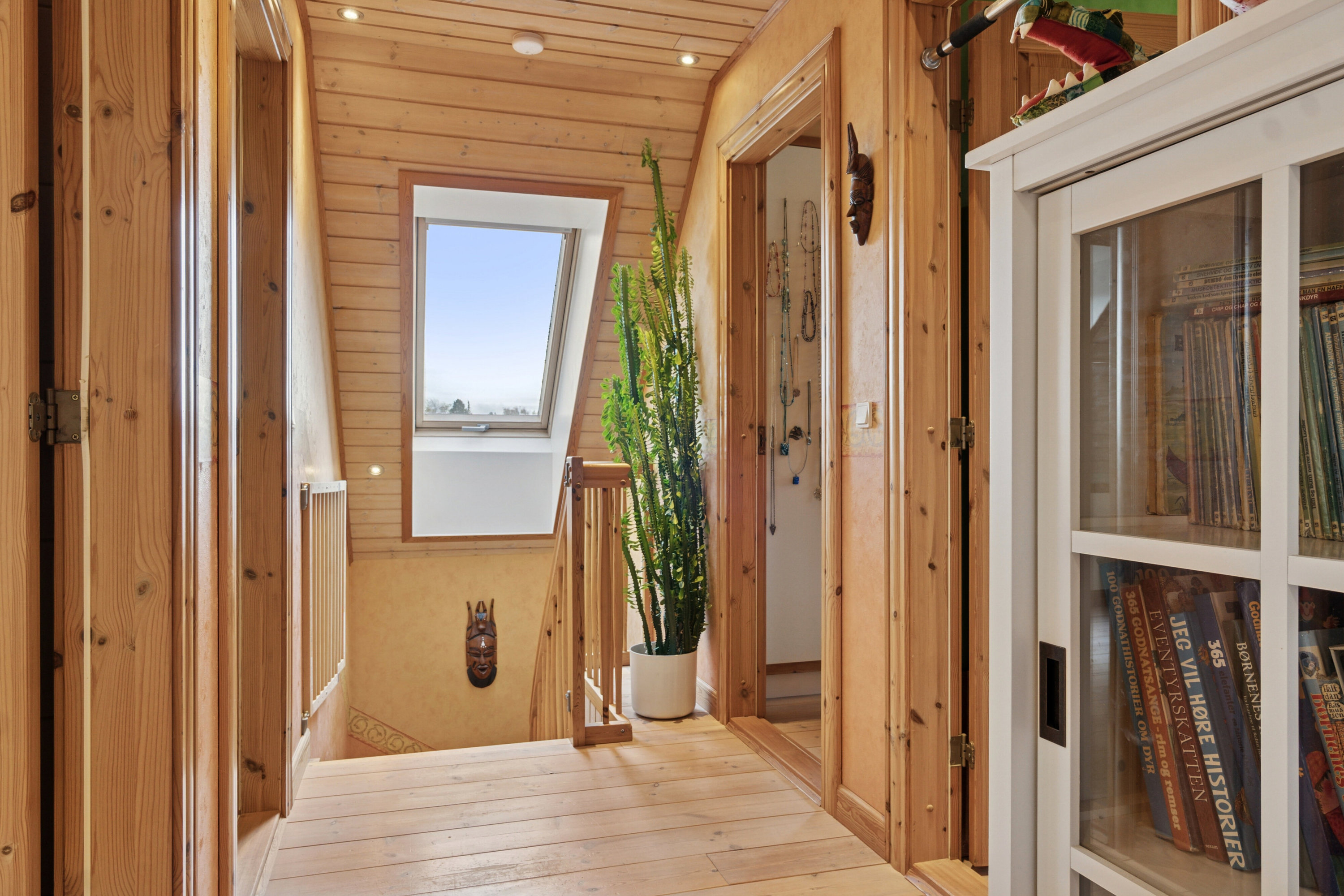 Fremhævet repos billede i fuldskærmstilstand. Billede af Melby Enghavevej 7, Enghaven, 3300 Frederiksværk