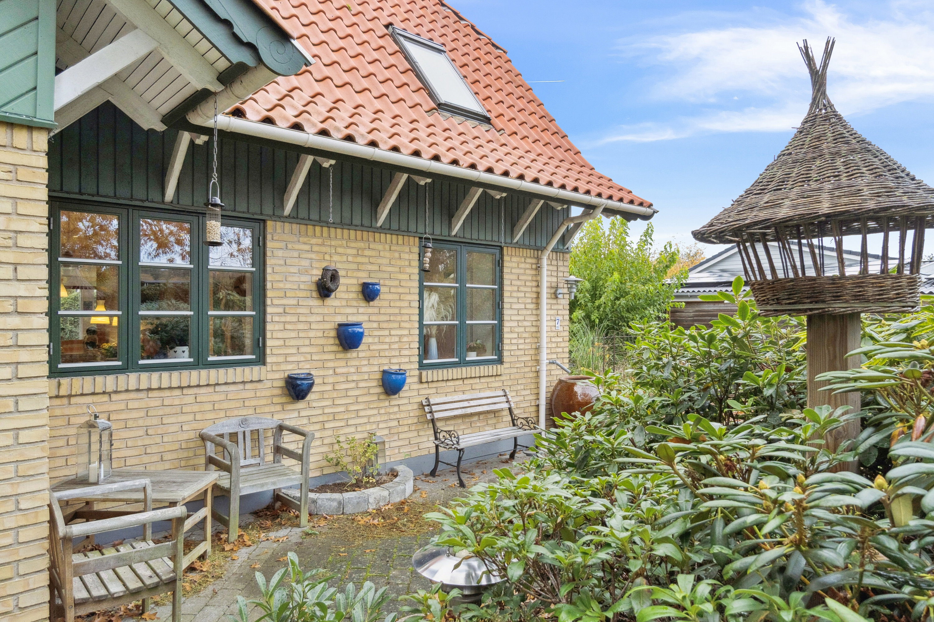 Fremhævet set fra haven billede i fuldskærmstilstand. Billede af Melby Enghavevej 7, Enghaven, 3300 Frederiksværk