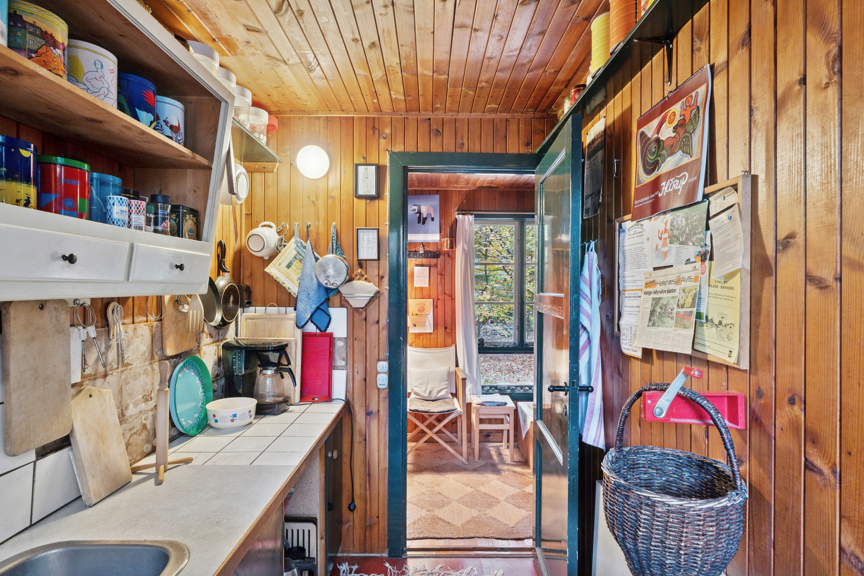 Fremhævet køkken billede i fuldskærmstilstand. Billede af Spættevej 2, Sandet, 3300 Frederiksværk