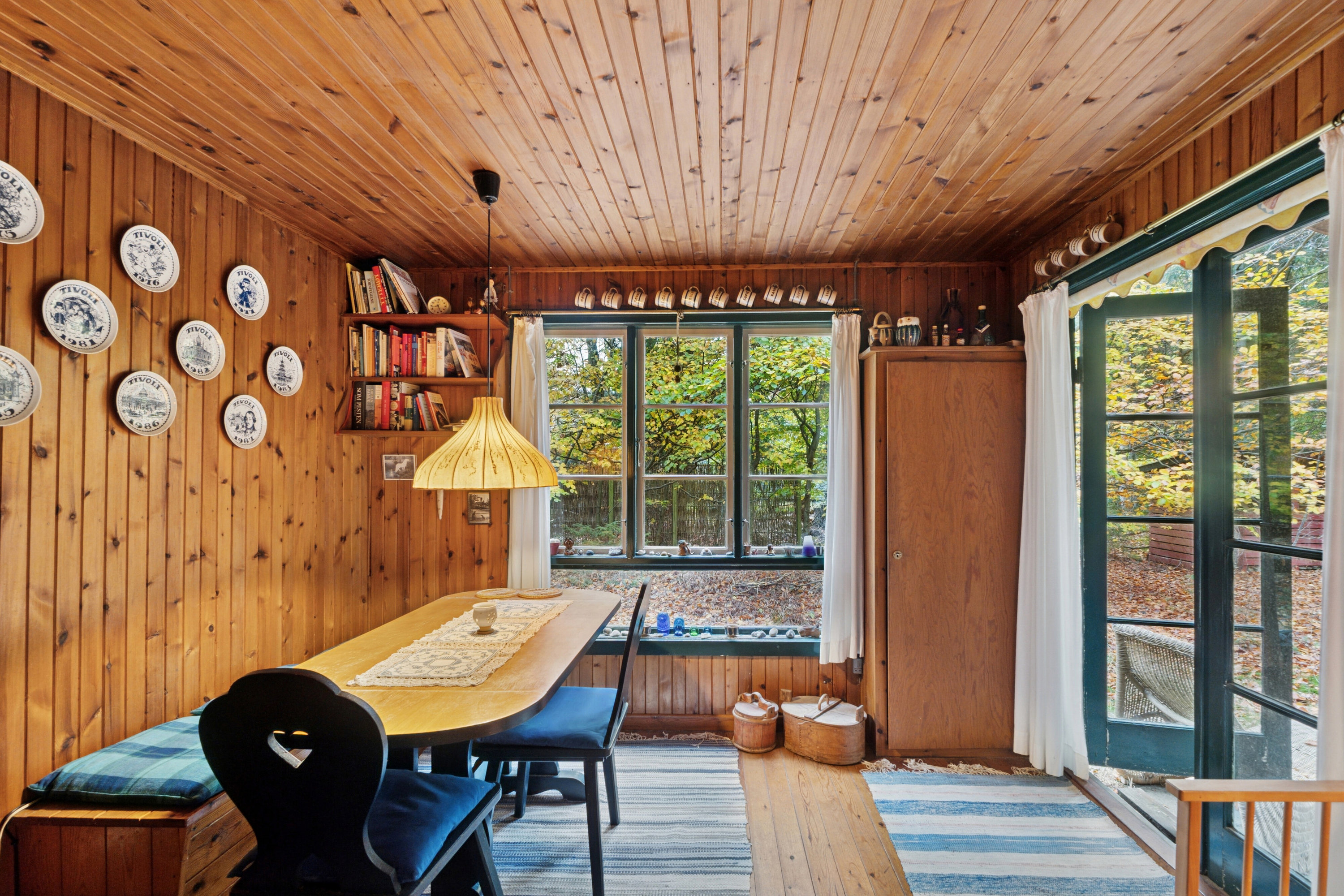 Fremhævet stue billede i fuldskærmstilstand. Billede af Spættevej 2, Sandet, 3300 Frederiksværk