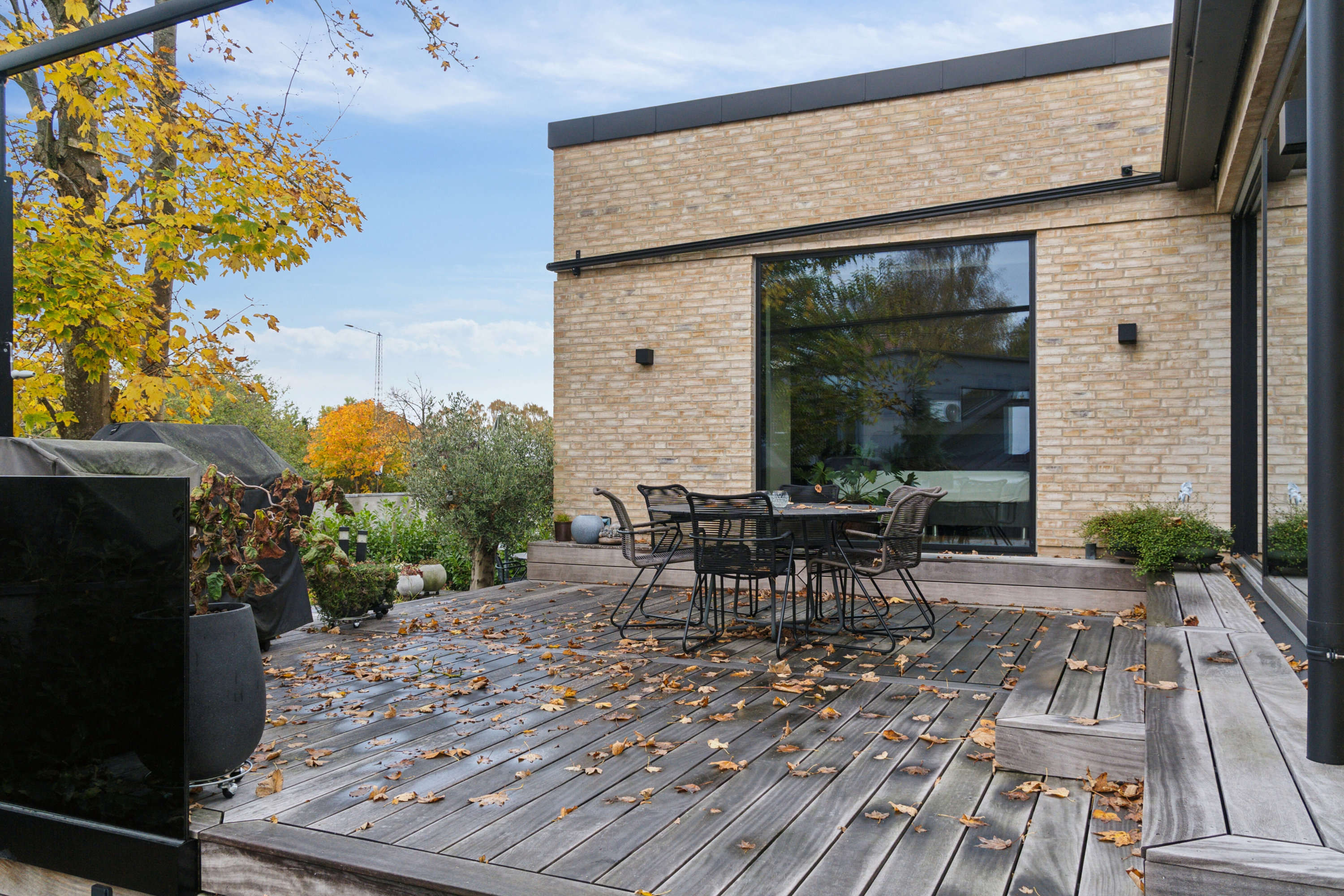 Fremhævet terrasse billede i fuldskærmstilstand. Billede af Jyllands Allé 111B, 8270 Højbjerg