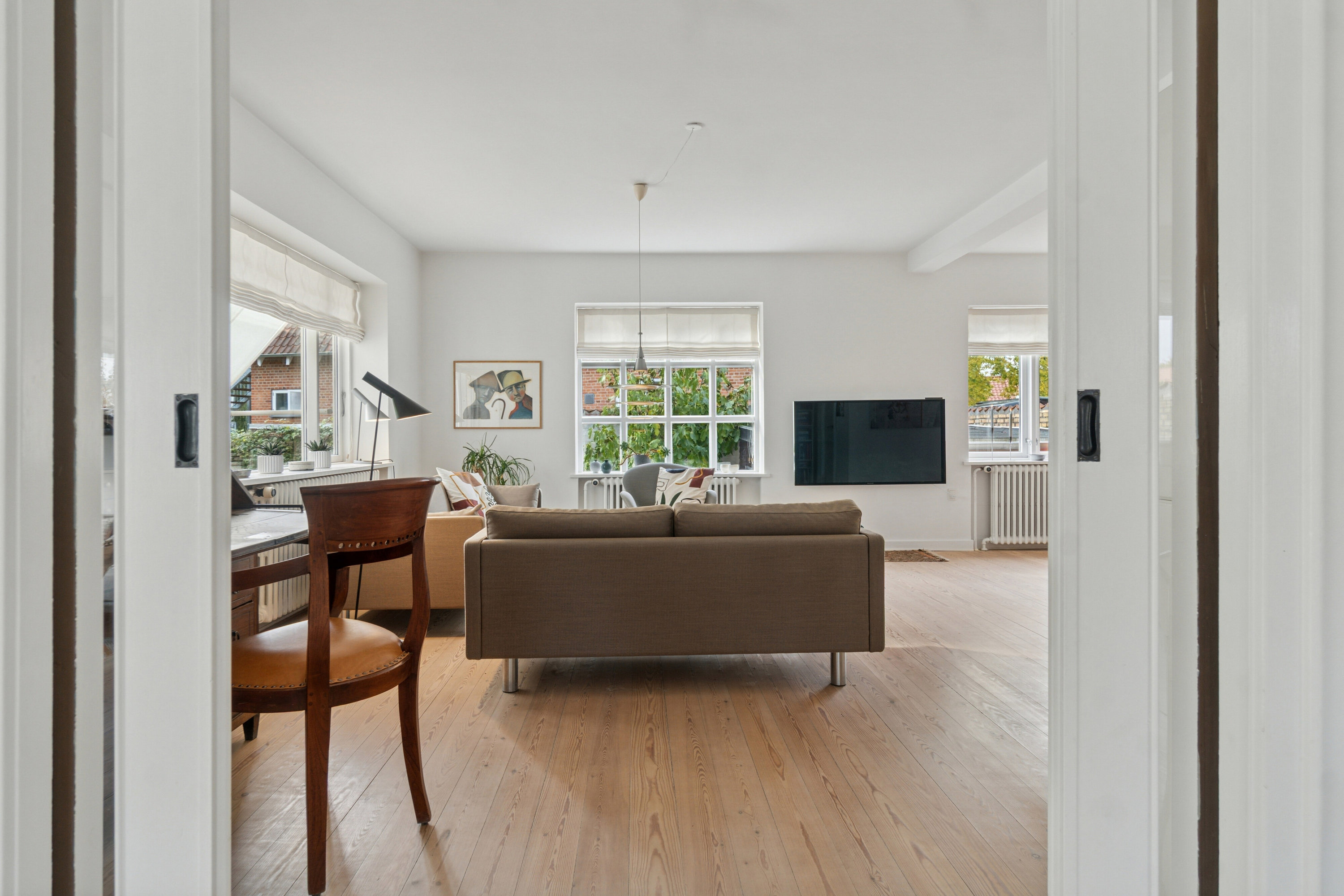 Fremhævet stue billede i fuldskærmstilstand. Billede af Lyngbyvej 9, 8000 Aarhus C