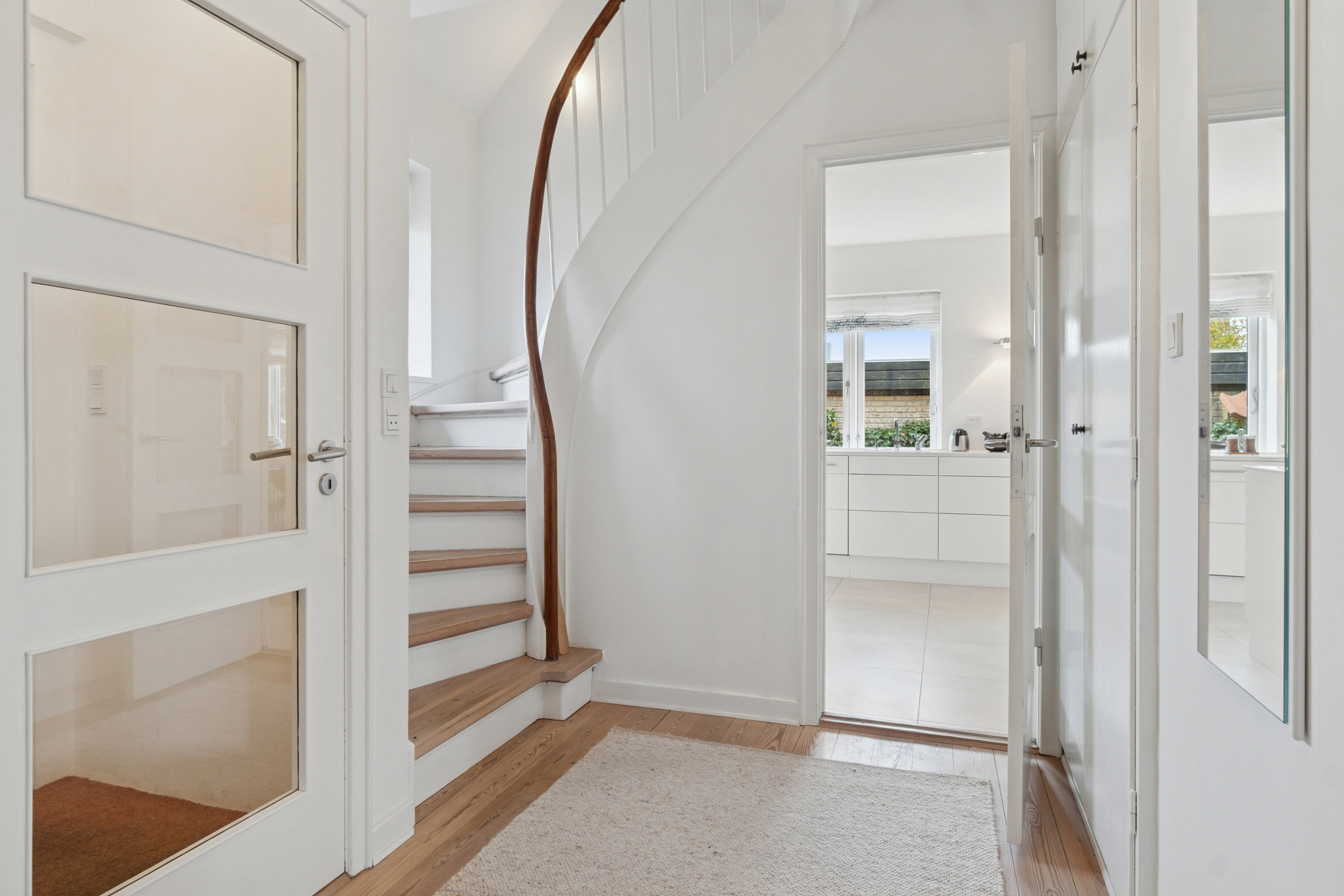 Fremhævet gang billede i fuldskærmstilstand. Billede af Lyngbyvej 9, 8000 Aarhus C