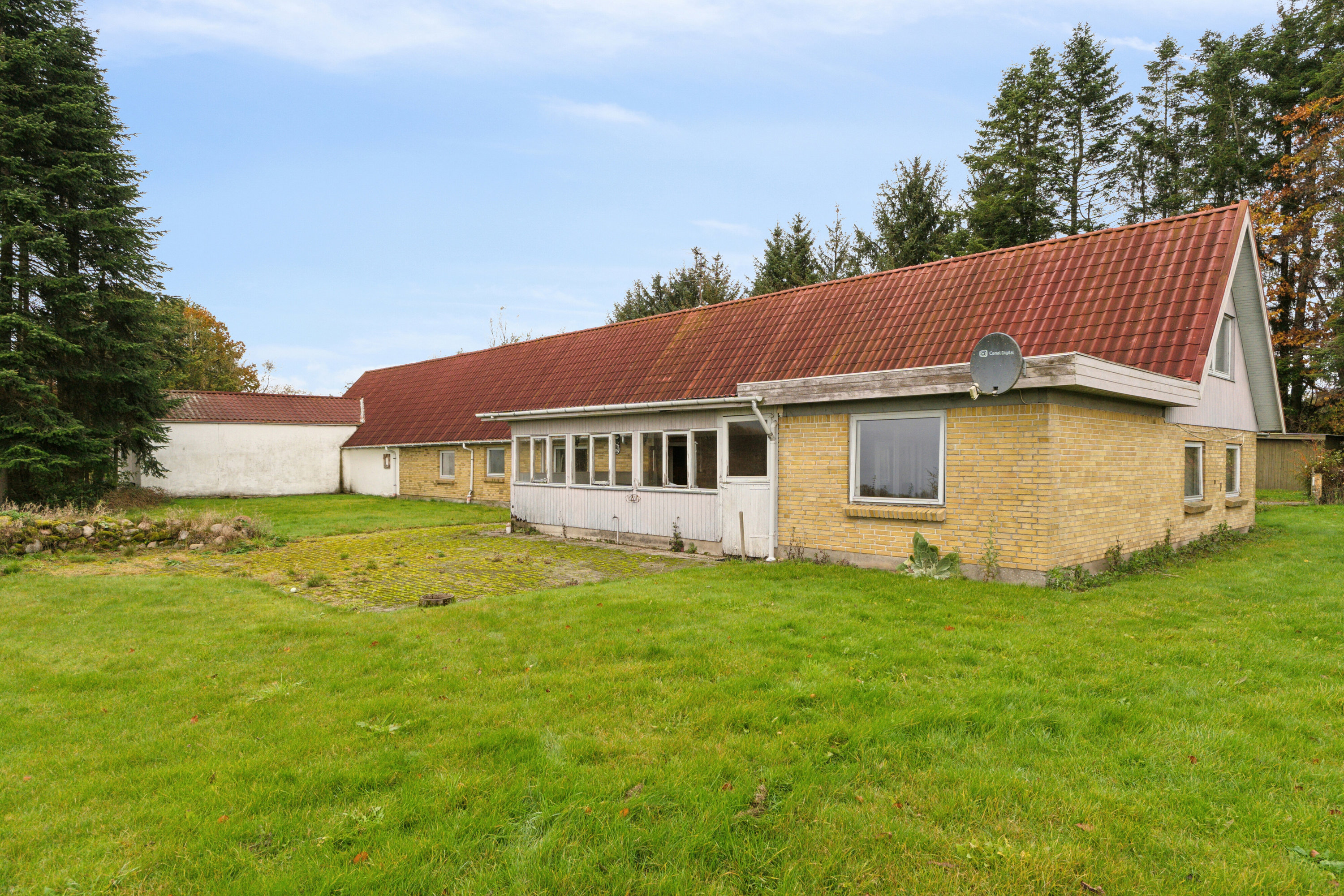 Fremhævet set fra haven billede i fuldskærmstilstand. Billede af Engesvangvej 67, 8600 Silkeborg